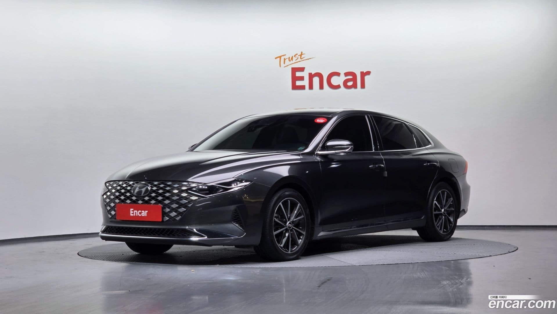 Main__Slider__Photo:Grandeur Hyundai 2020.1-0