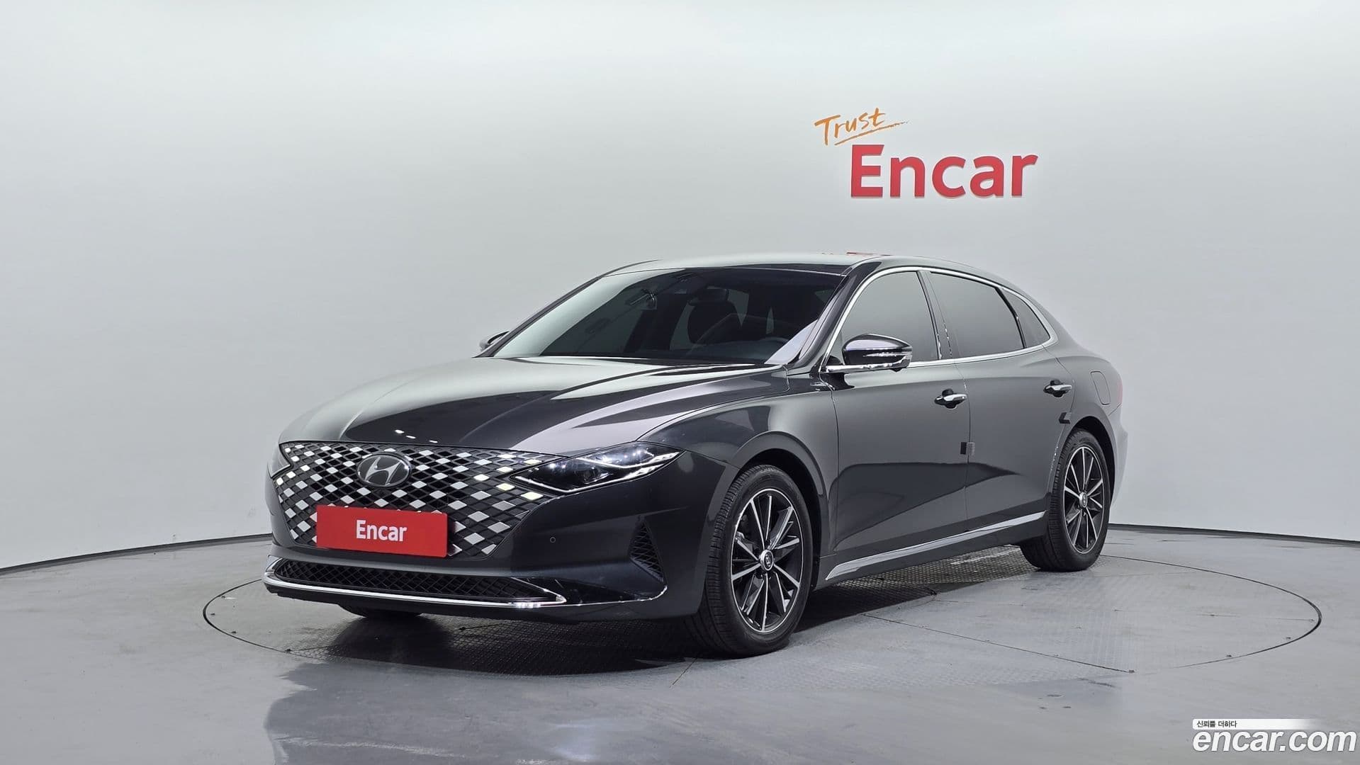 Main__Slider__Photo:Grandeur Hyundai 2021.11-0