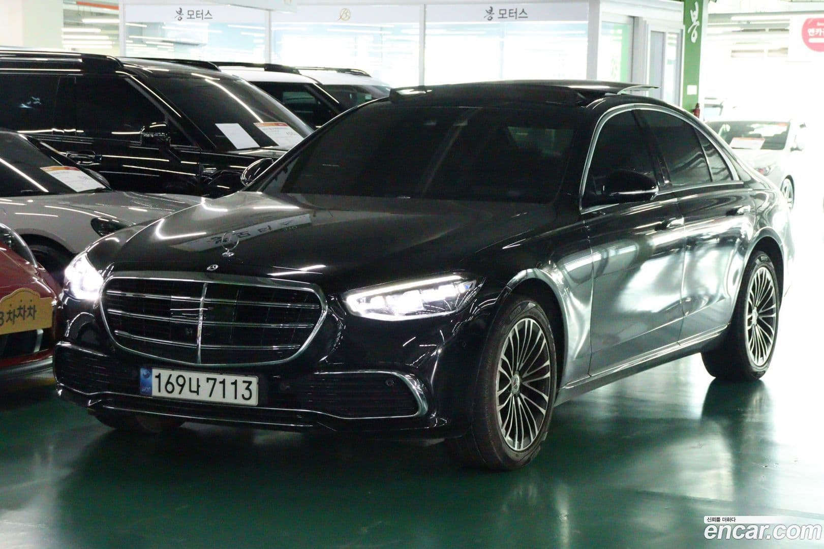 Main__Slider__Photo:S-Class Mercedes-Benz 2021.11-0