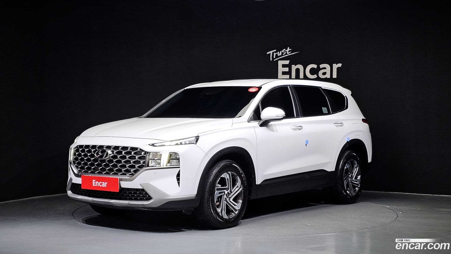 Main__Slider__Photo:Santafe Hyundai 2022.3-0