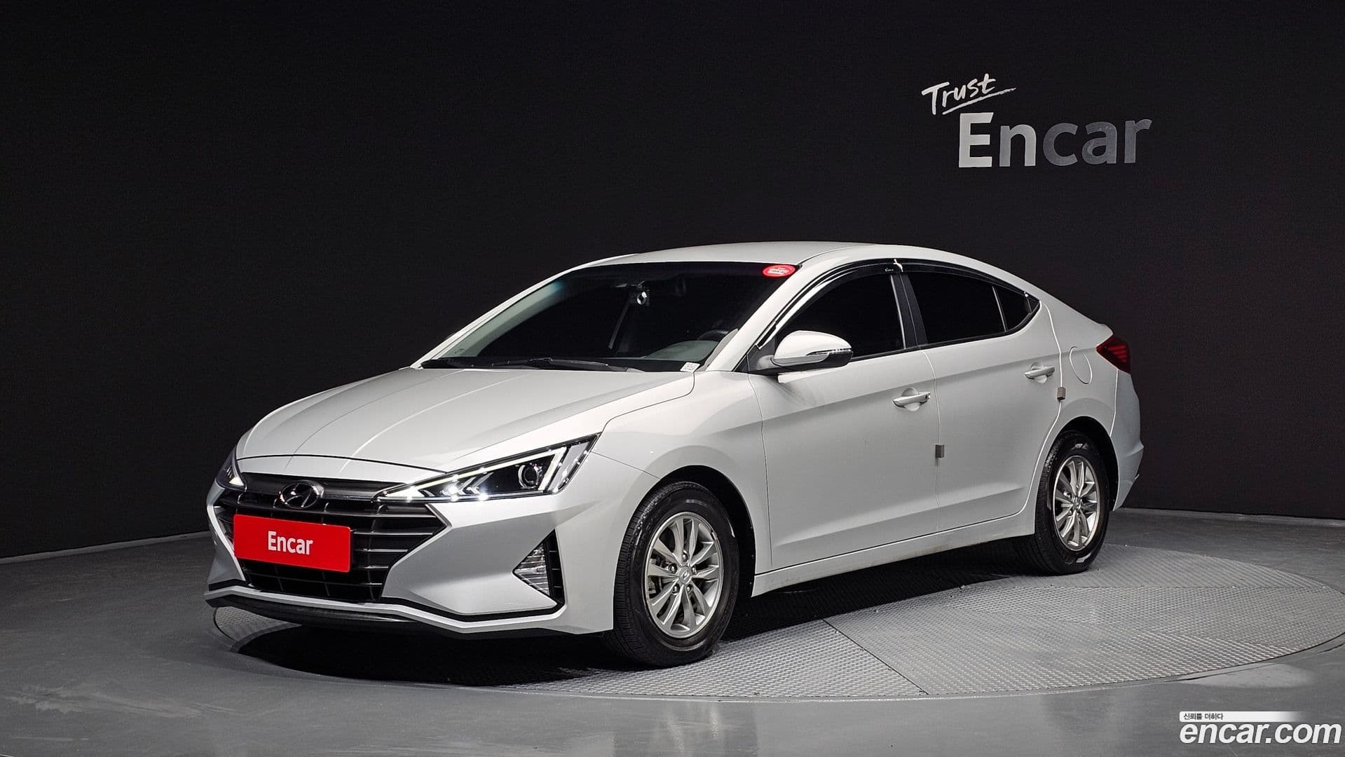 Main__Slider__Photo:AVANTE Hyundai 2019.1-0