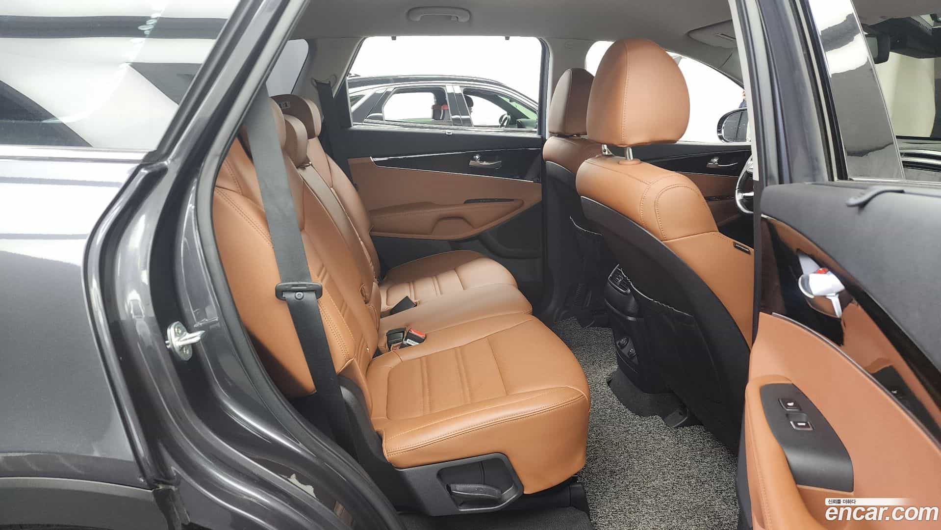 Sorento Kia 2018.6-OPTION-016