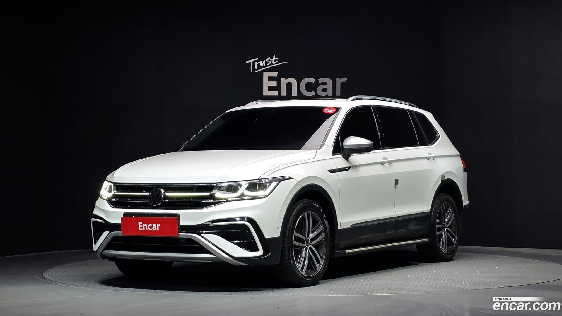 Main__Slider__Photo:Tiguan Volkswagen 2023.11-0