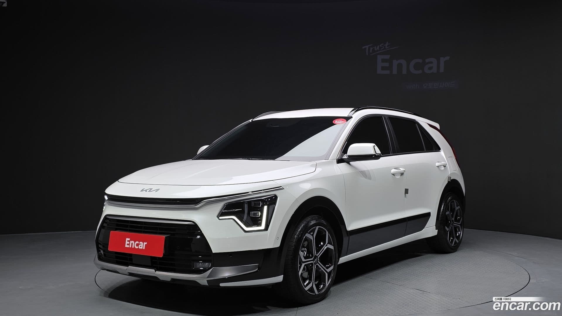 Main__Slider__Photo:Niro Kia 2025.8-0