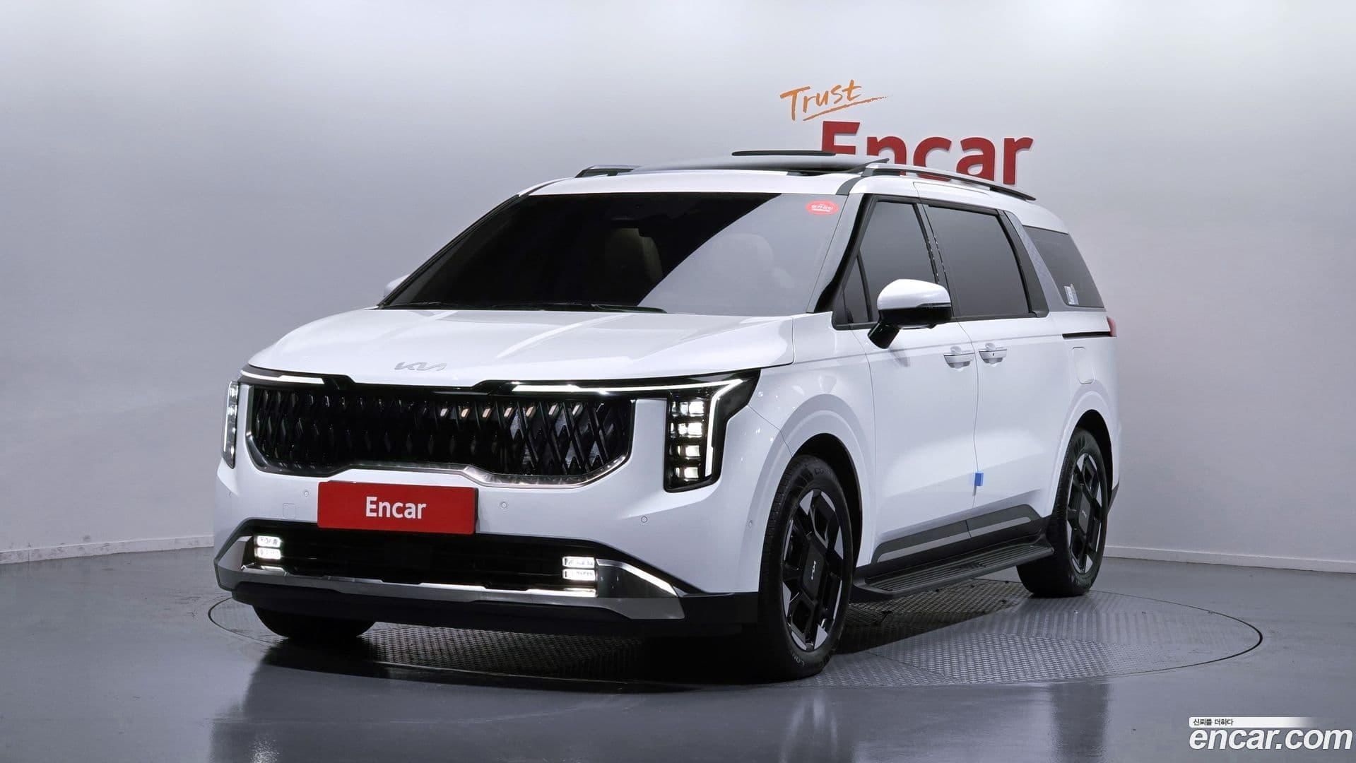 Main__Slider__Photo:Canival Kia 2025.3-0