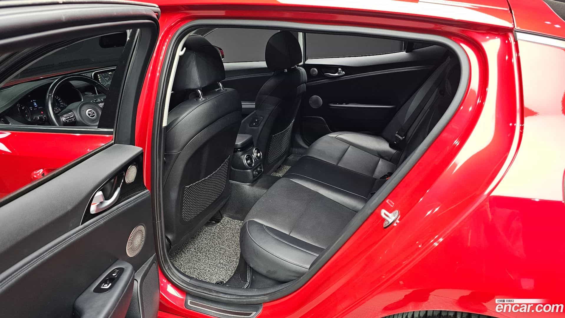Stinger Kia 2017.8-OPTION-016