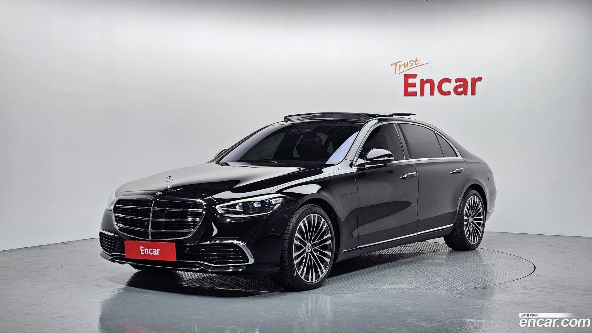 Main__Slider__Photo:S-Class Mercedes-Benz 2021.7-0