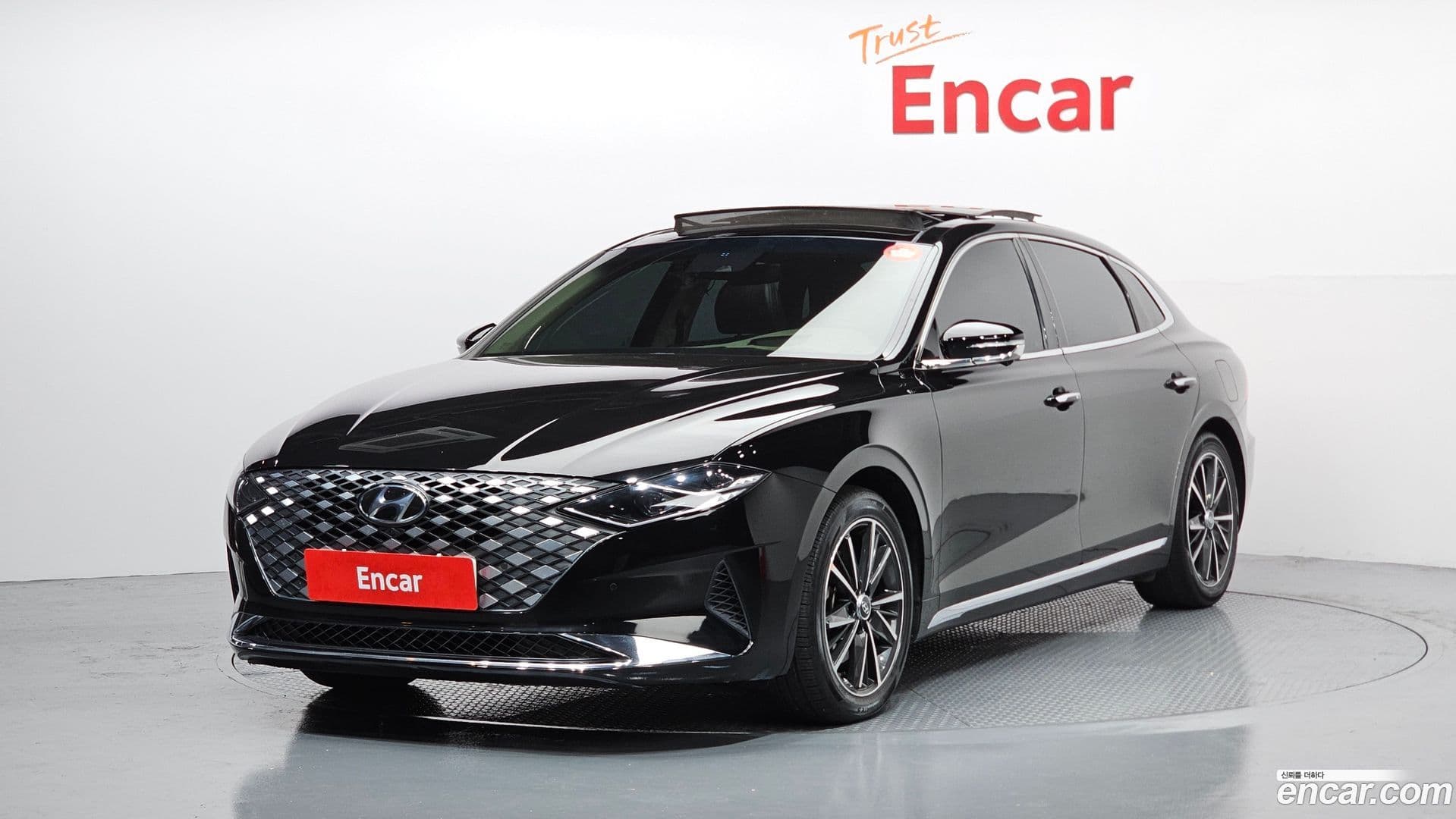 Main__Slider__Photo:Grandeur Hyundai 2021.9-0