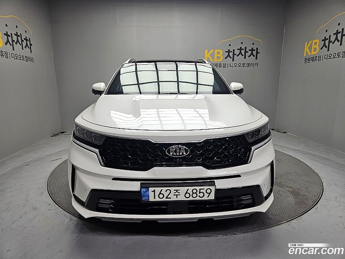 Main__Slider__Photo:Sorento Kia 2020.8-0