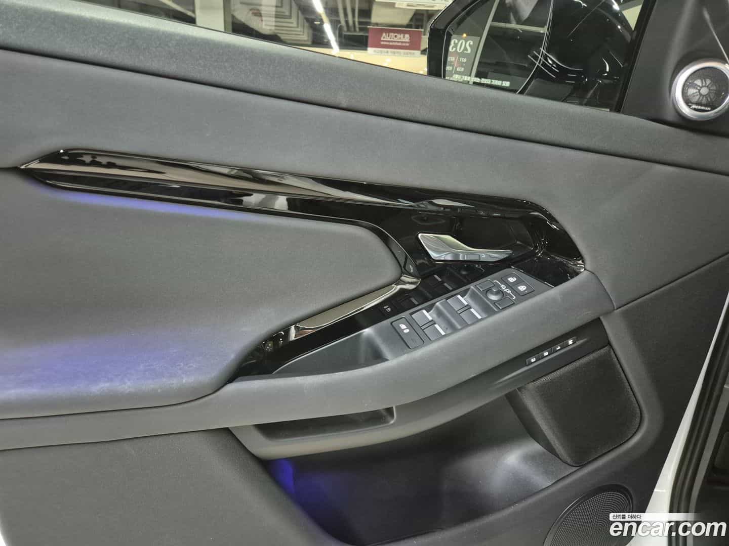 Range Rover Evoque Land Rover 2025.0-INNER-009