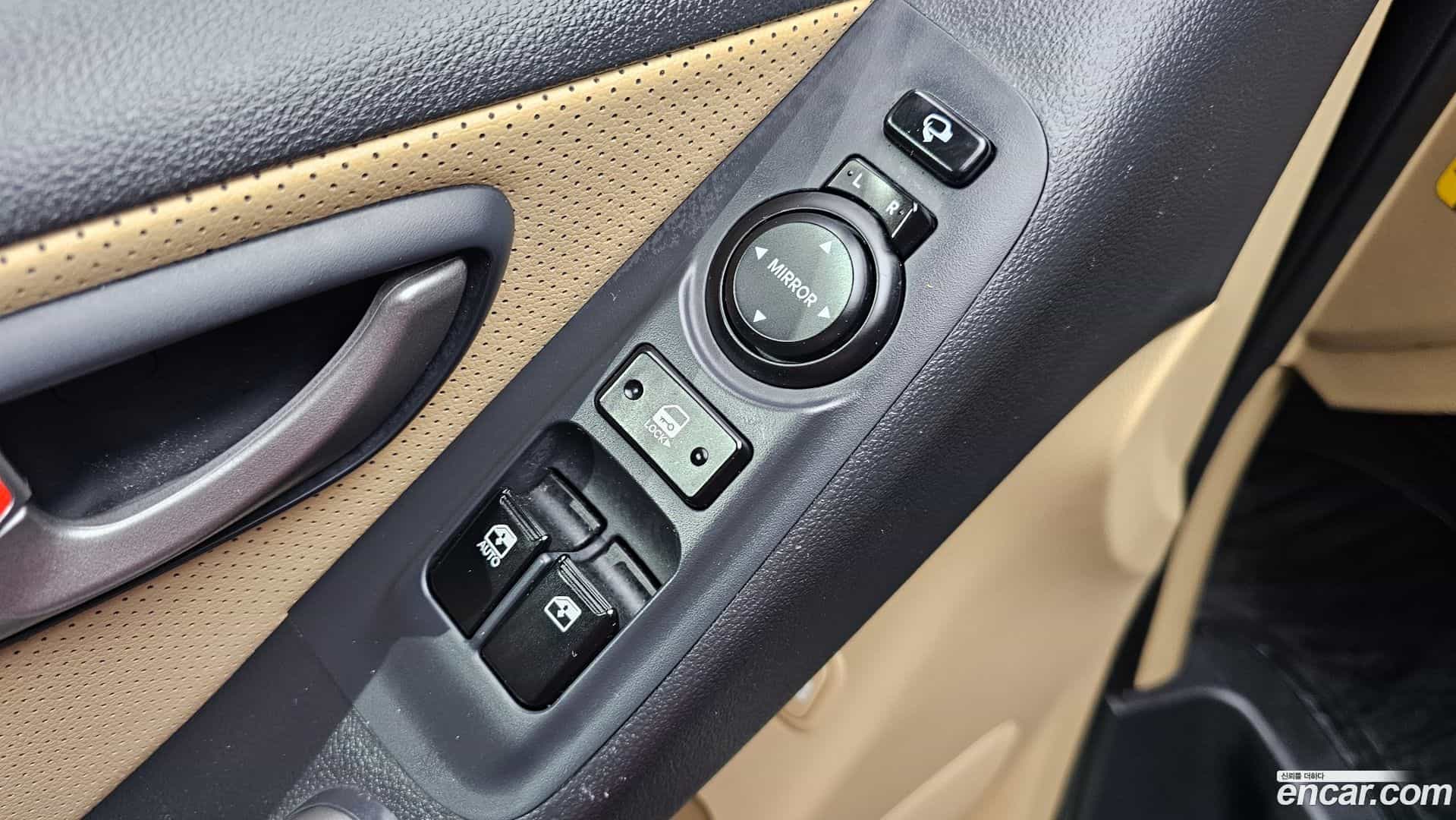 Starex Hyundai 2017.2-OPTION-018