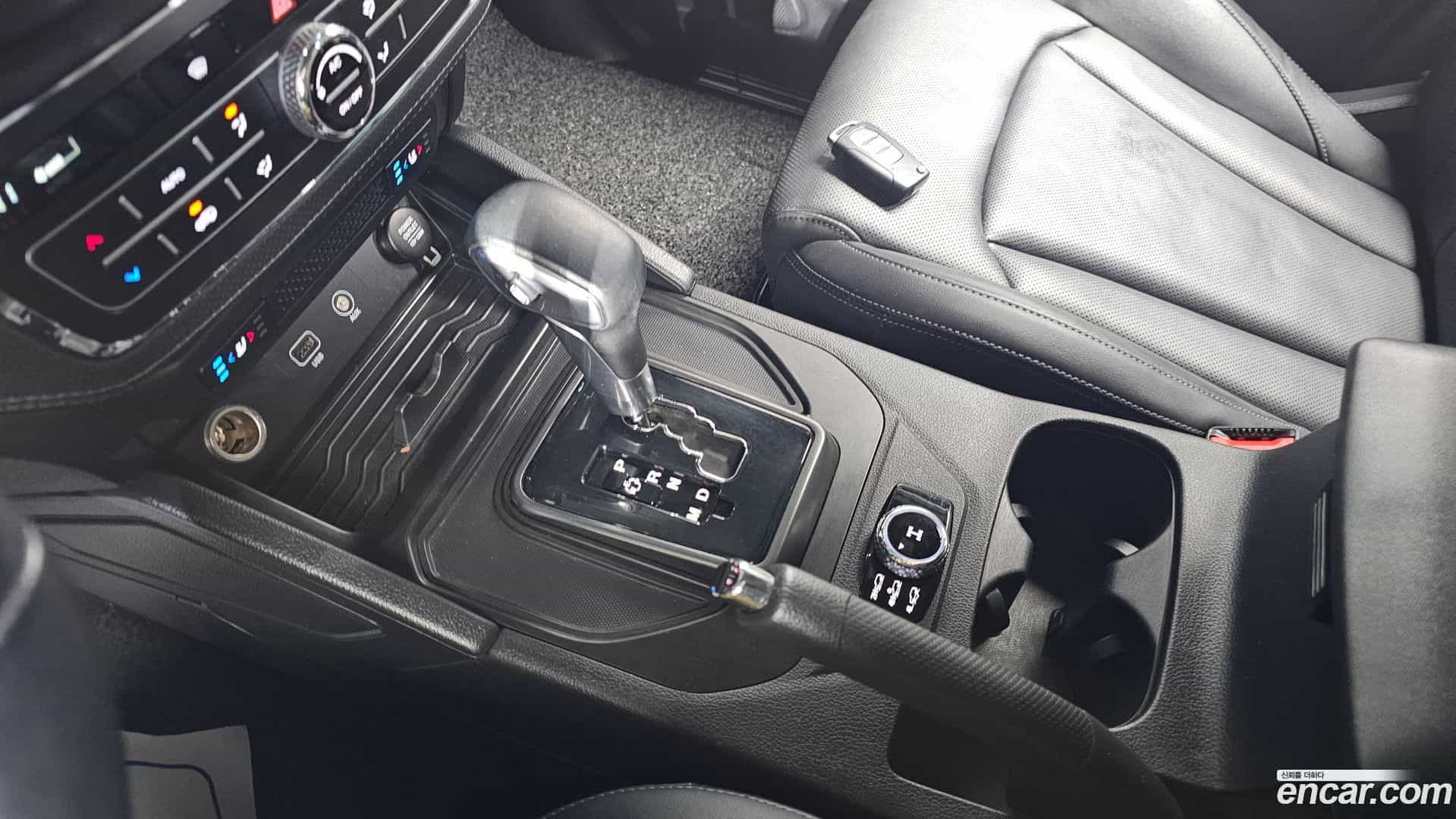 Rexton KG Mobility 2021.4-INNER-009