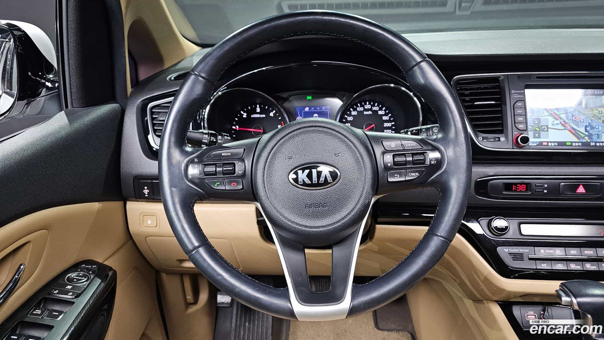 Canival Kia 2016.8-OPTION-017