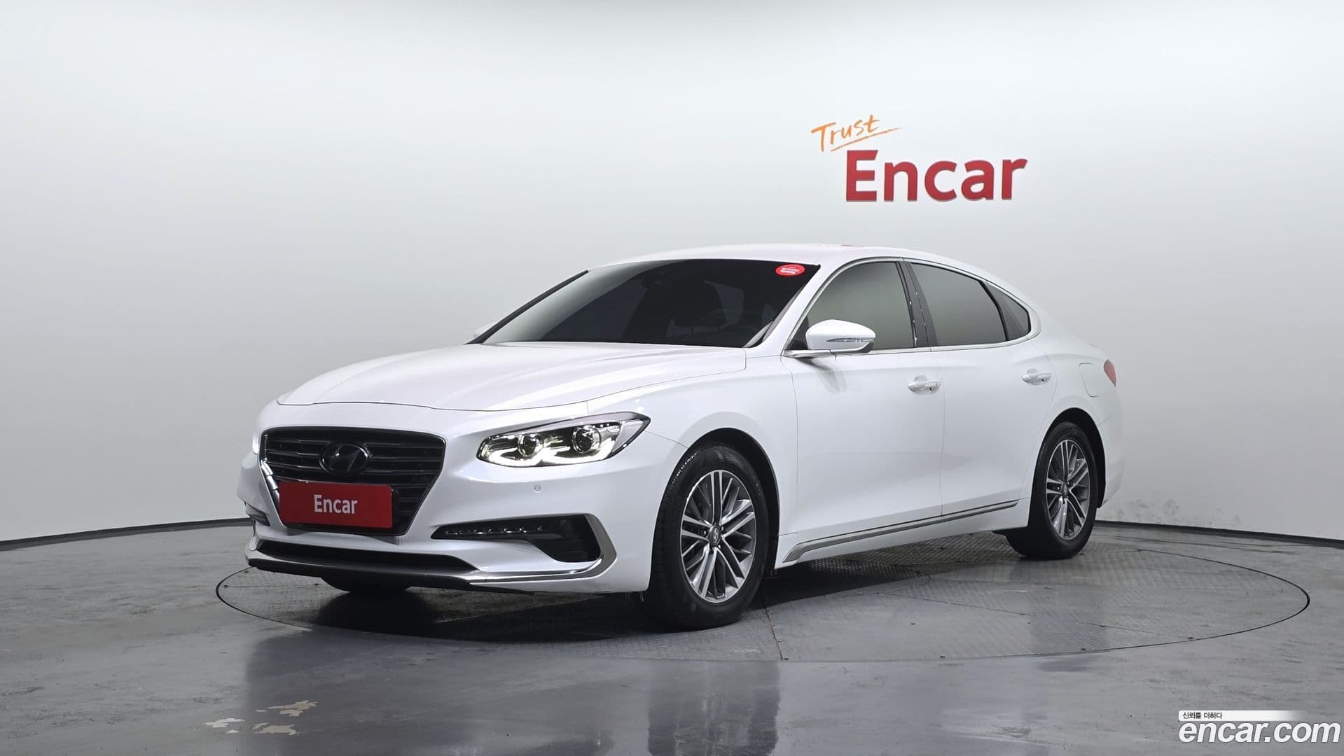 Main__Slider__Photo:Grandeur Hyundai 2019.9-0