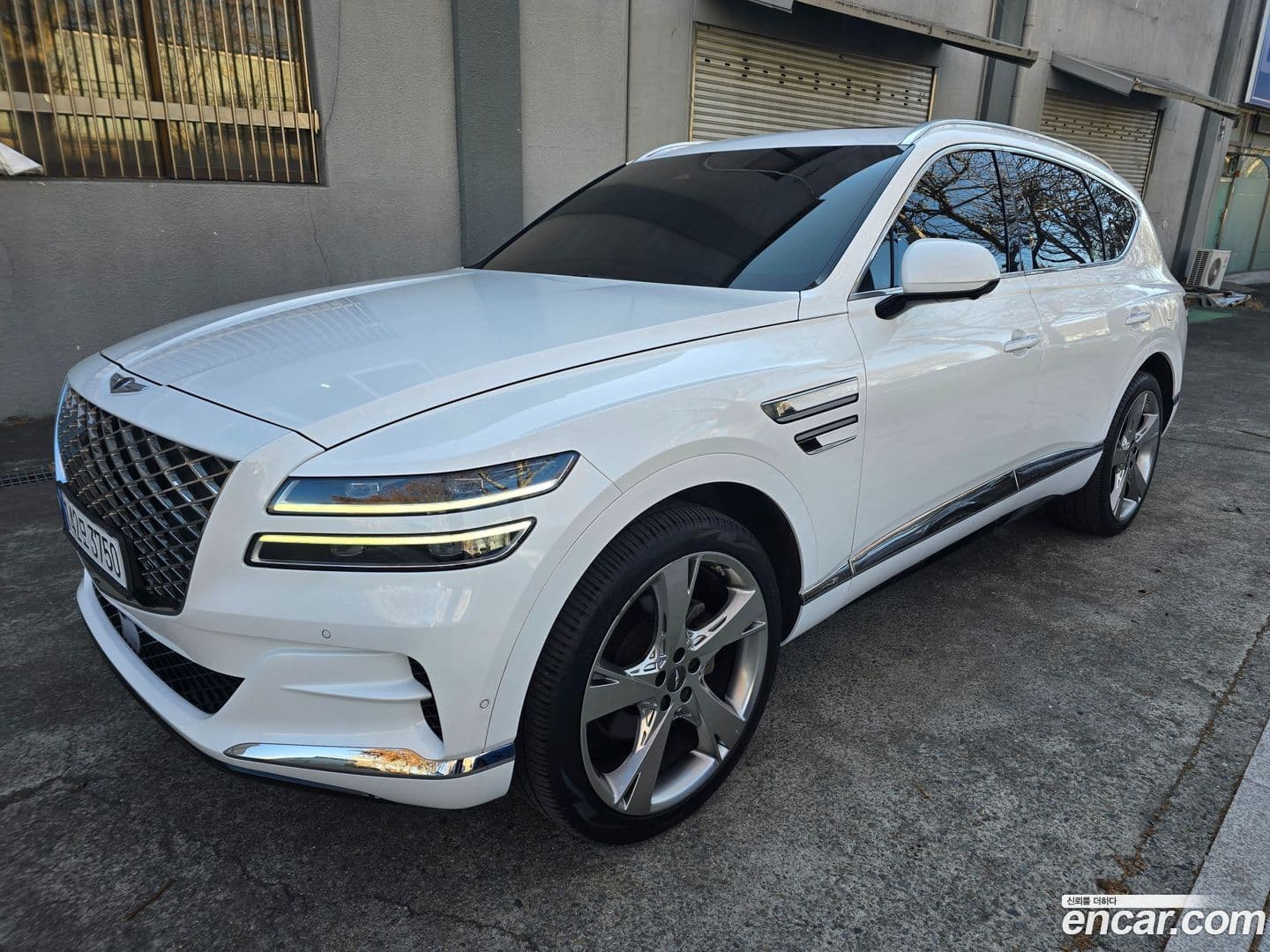 Main__Slider__Photo:GV80 Genesis 2021.2-0