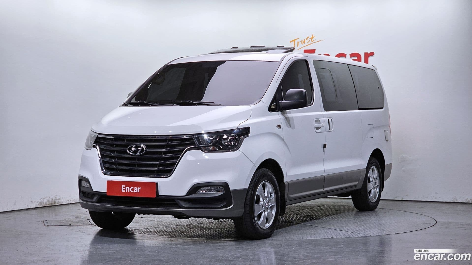 Main__Slider__Photo:Starex Hyundai 2018.0-0