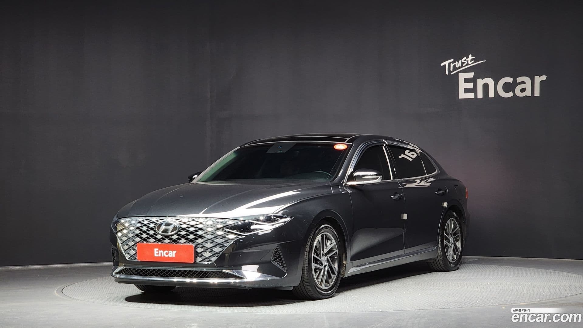 Main__Slider__Photo:Grandeur Hyundai 2020.6-0