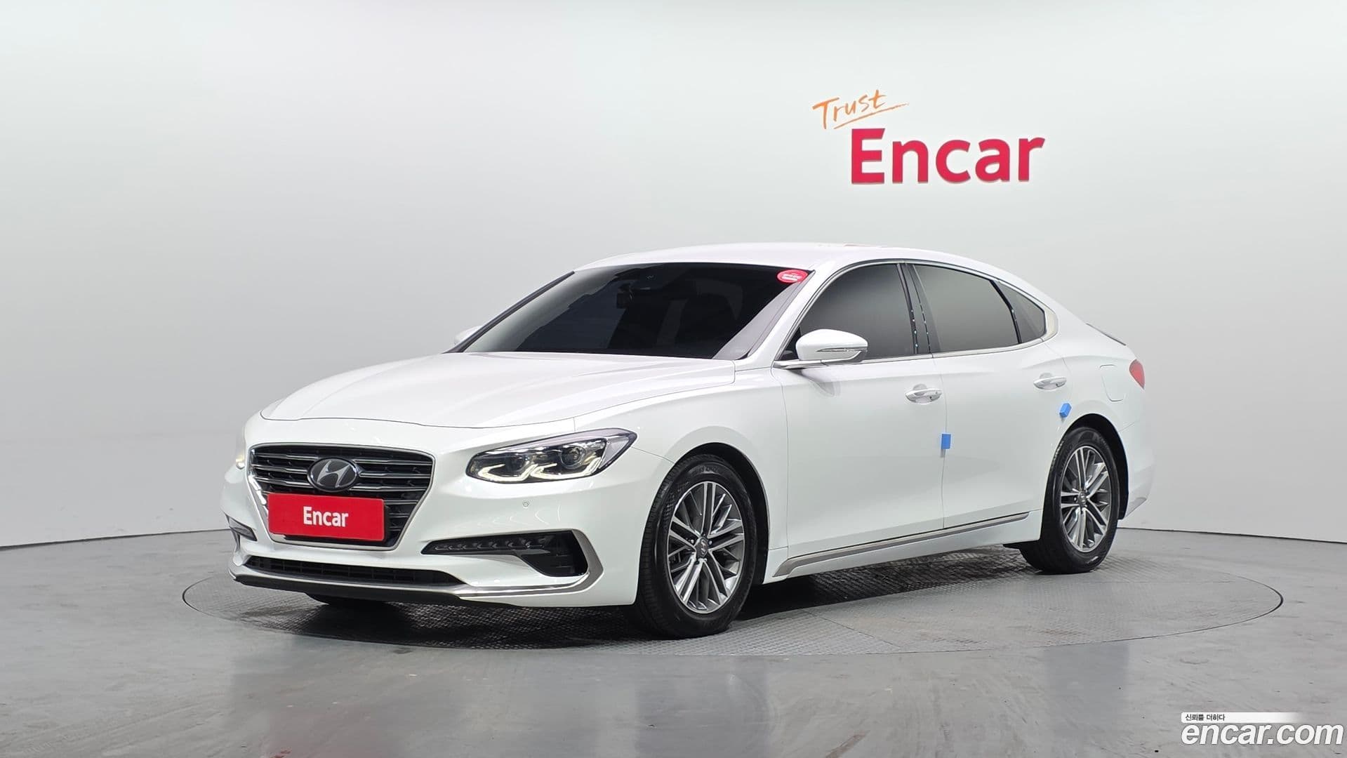 Main__Slider__Photo:Grandeur Hyundai 2019.4-0
