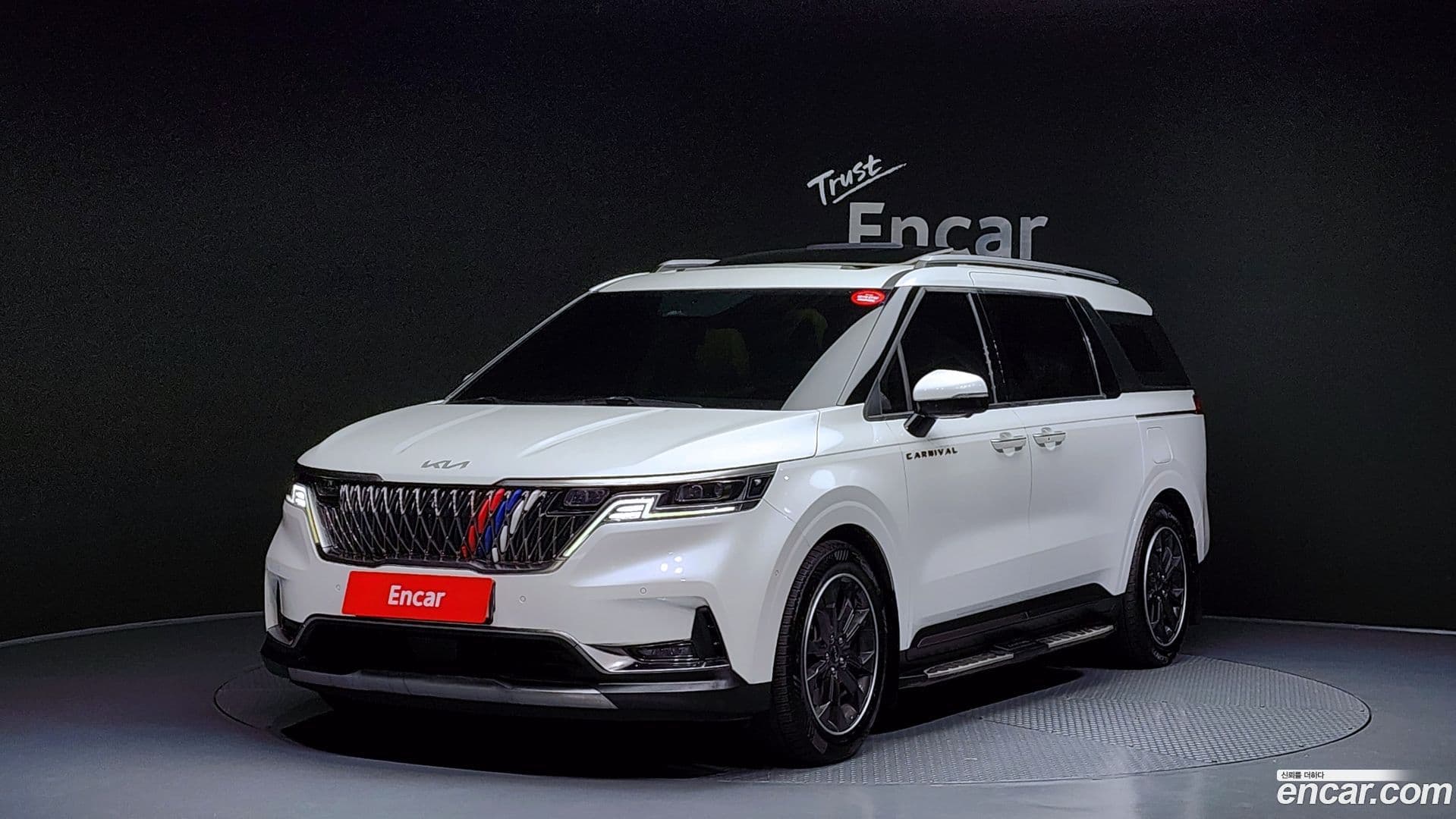 Main__Slider__Photo:Canival Kia 2023.1-0
