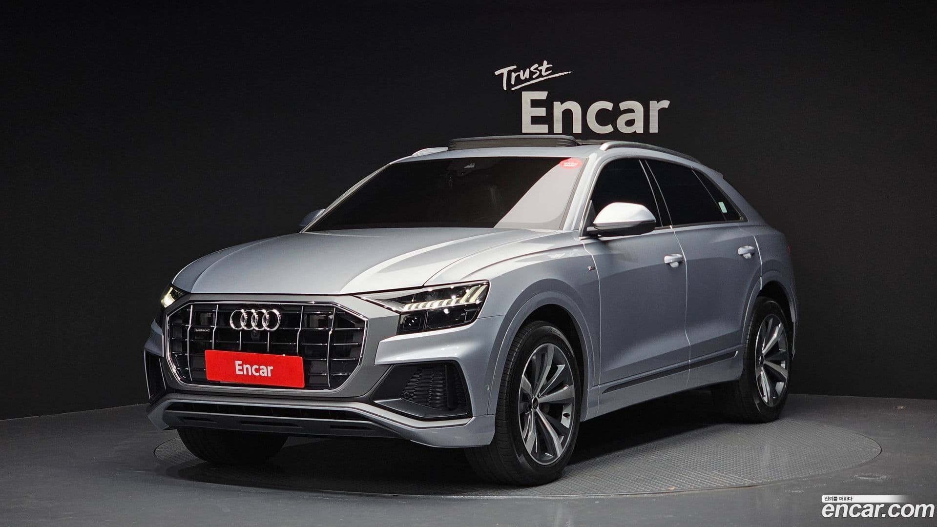 Main__Slider__Photo:Q8 Audi 2021.10-0