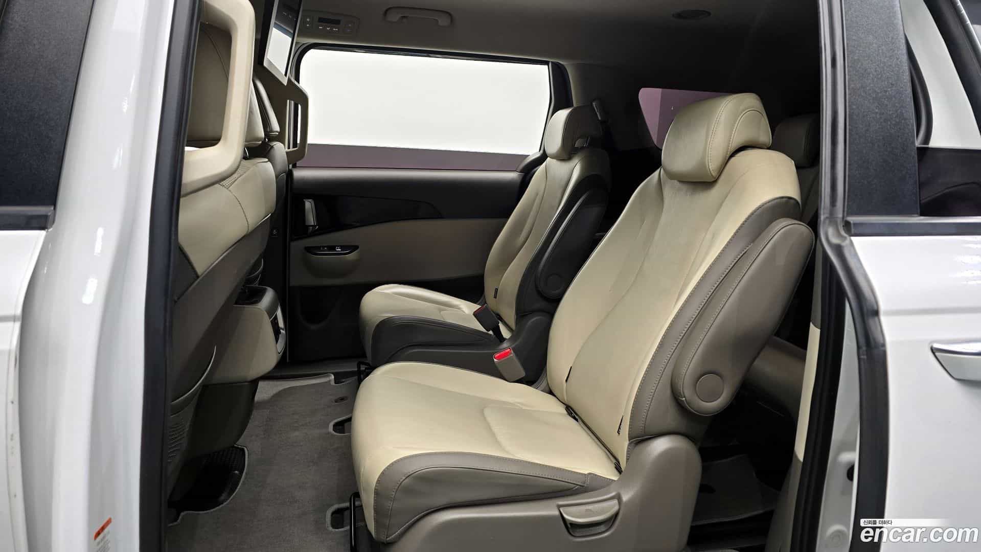 Canival Kia 2022.6-OPTION-016