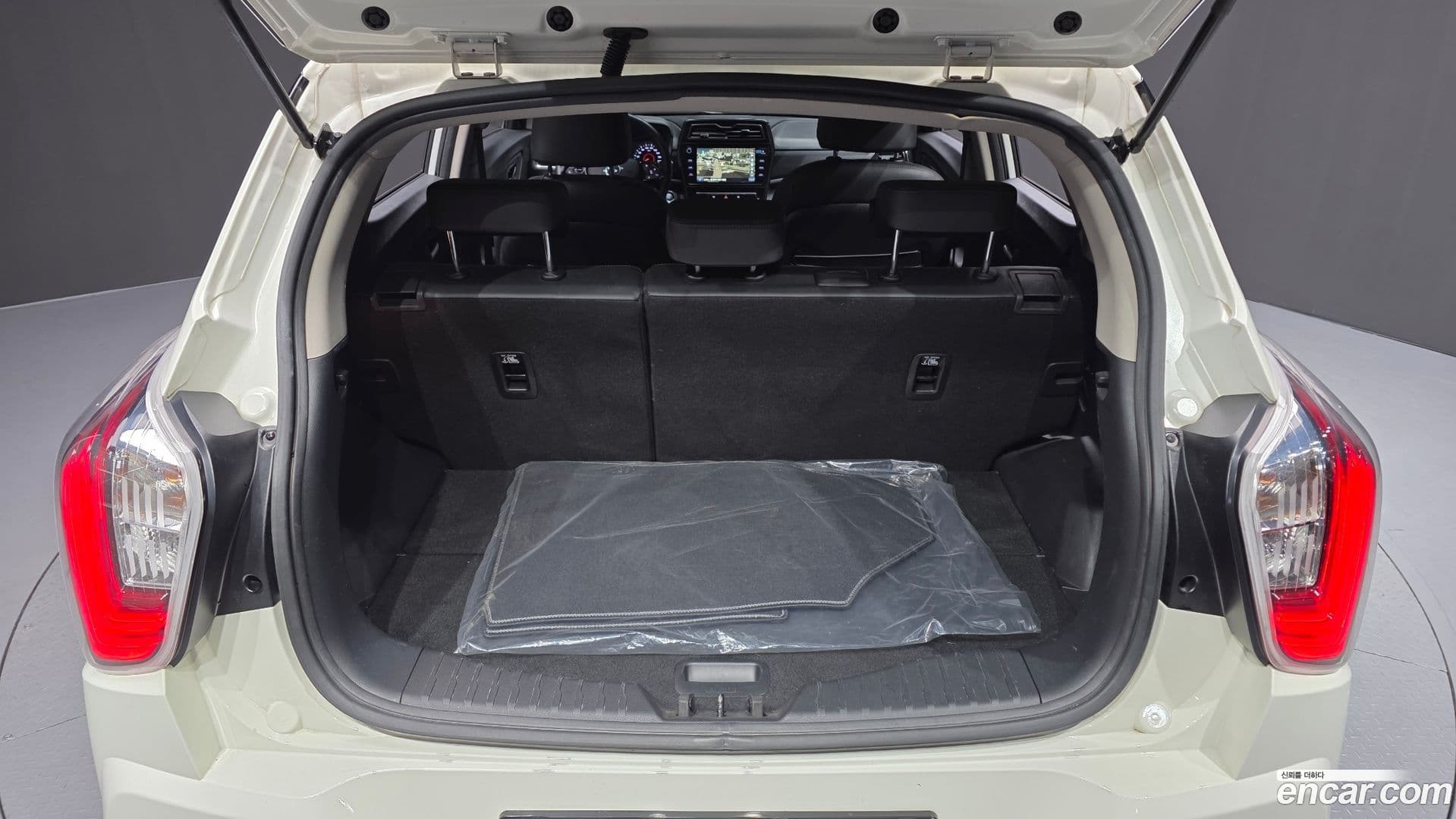 Main__Slider__Photo:TIBOLI KG Mobility 2020.11-19