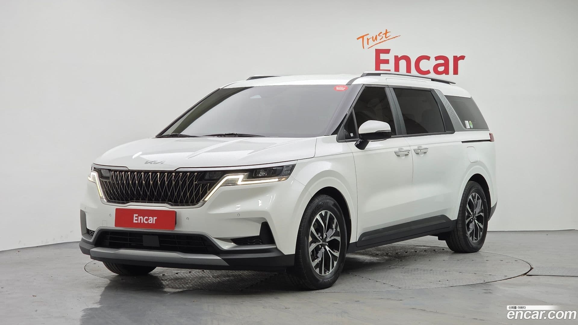Main__Slider__Photo:Canival Kia 2022.4-0