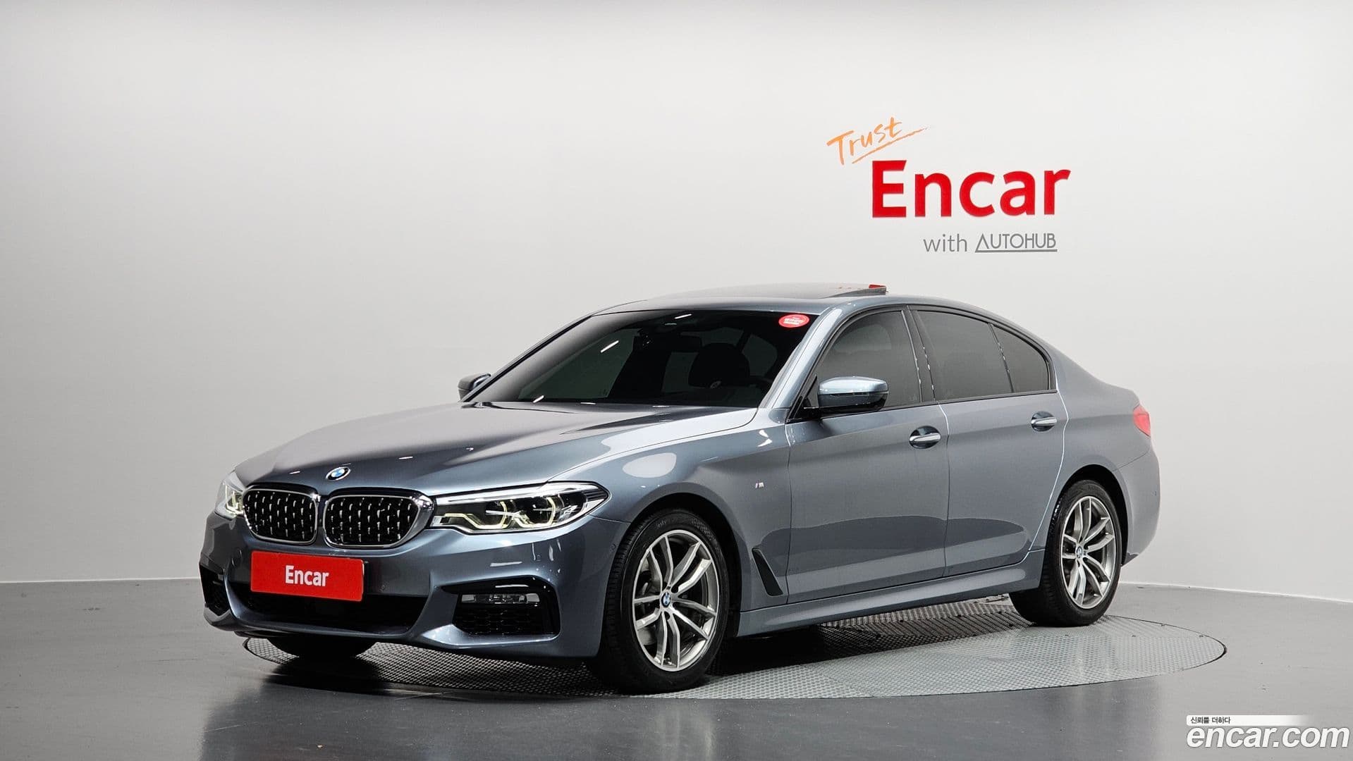 Main__Slider__Photo:5-Series BMW 2017.9-0