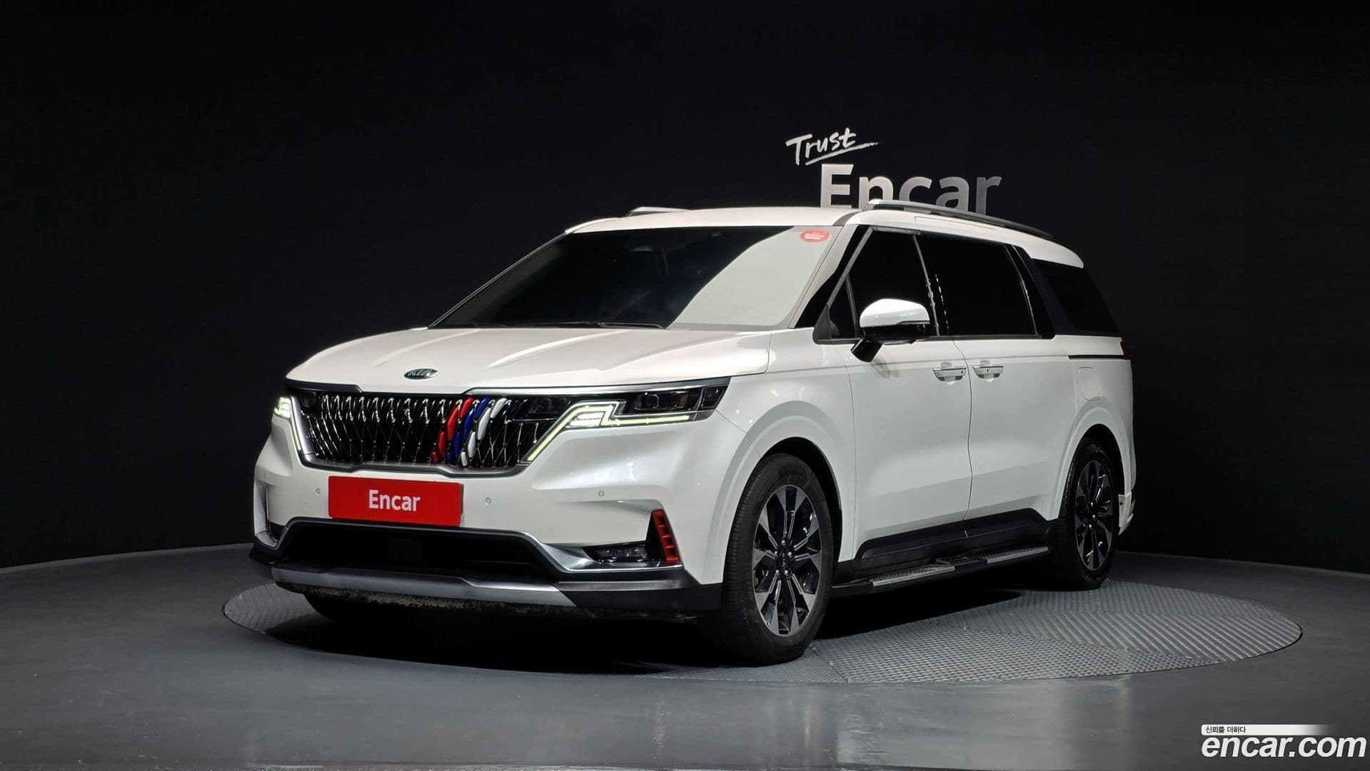 Main__Slider__Photo:Canival Kia 2021.1-0