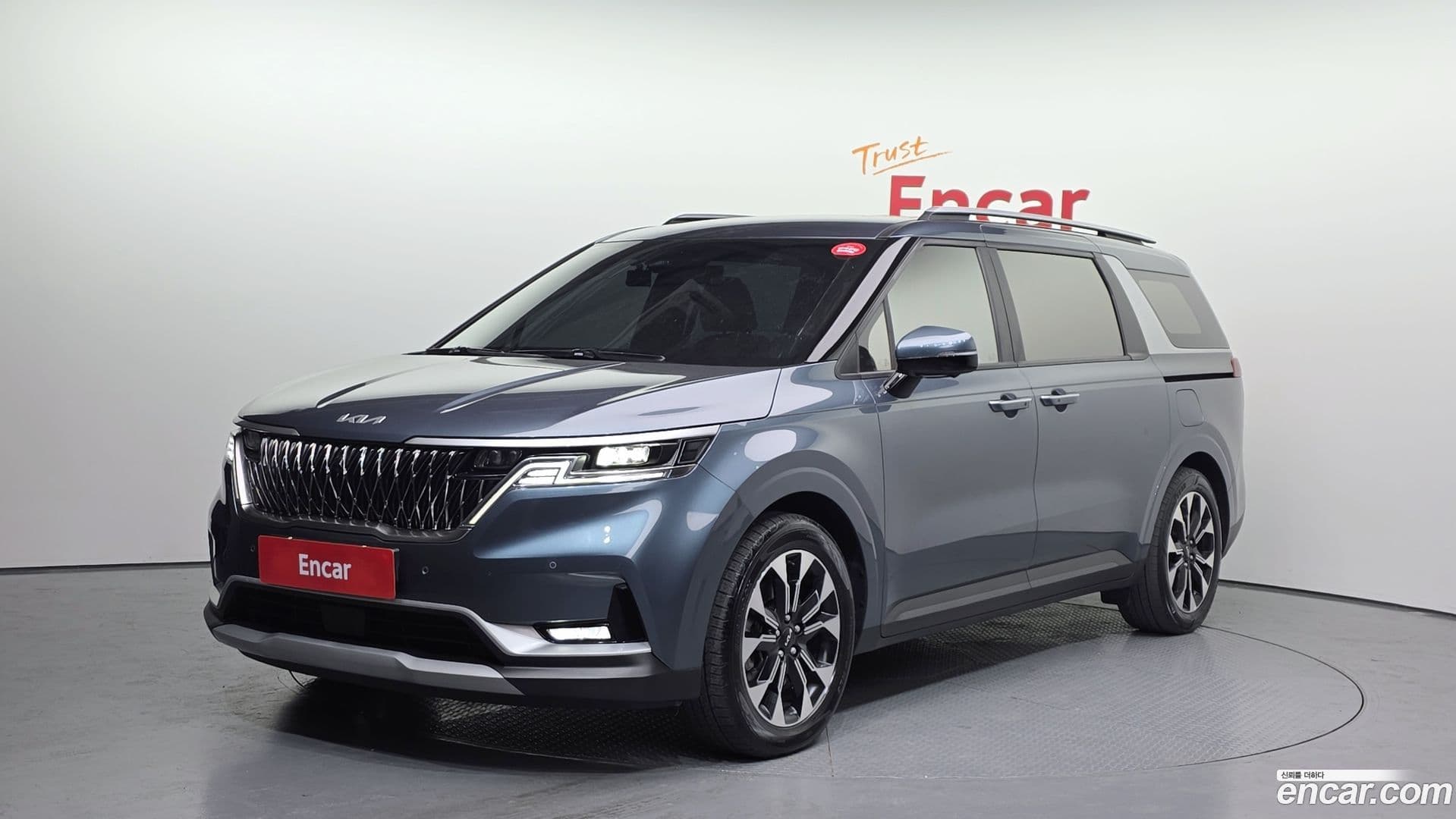 Main__Slider__Photo:Canival Kia 2022.11-0