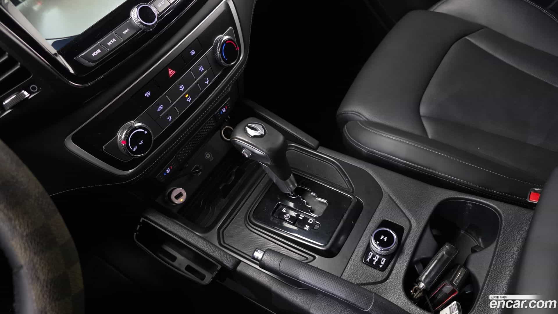 Rexton KG Mobility 2020.0-INNER-009