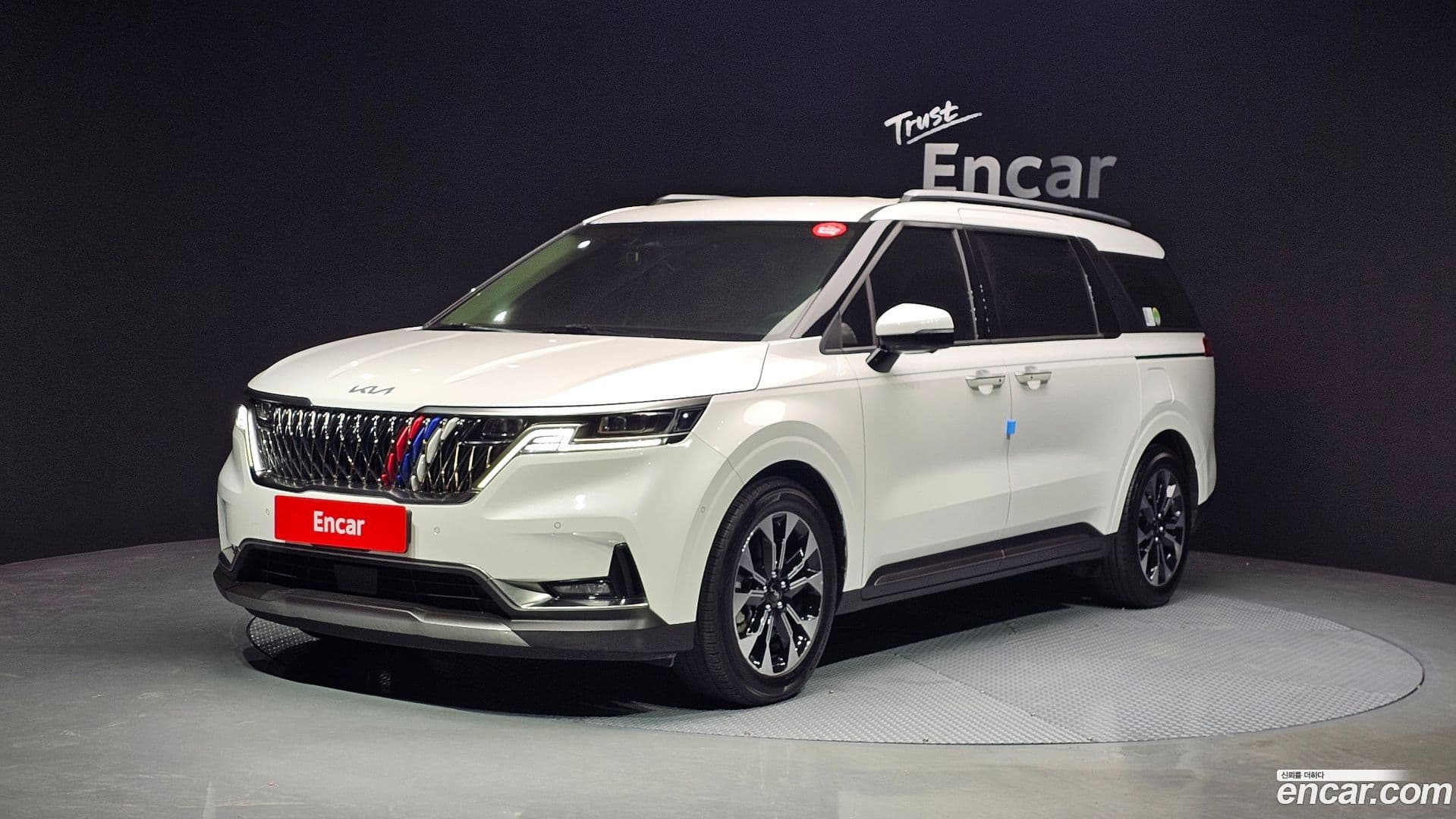 Main__Slider__Photo:Canival Kia 2023.0-0