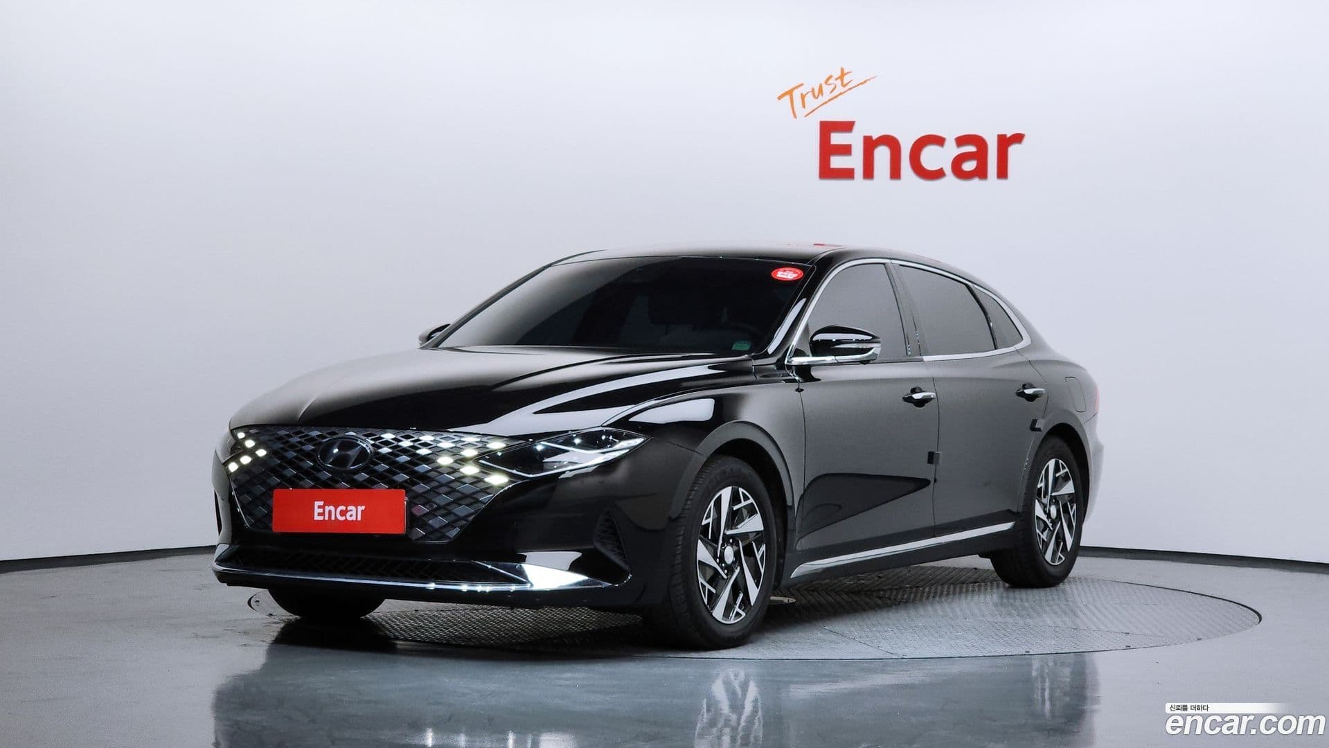 Main__Slider__Photo:Grandeur Hyundai 2022.6-0