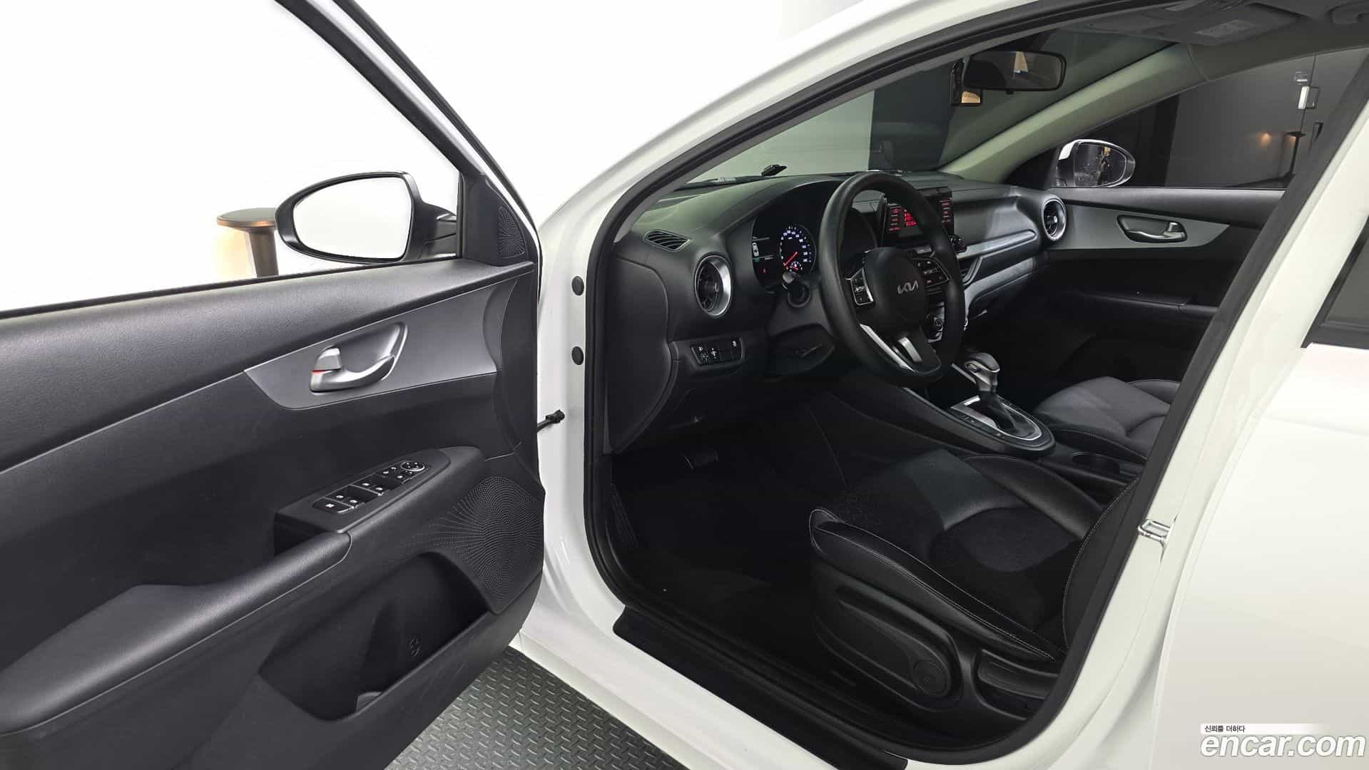 K3 Kia 2021.11-INNER-010