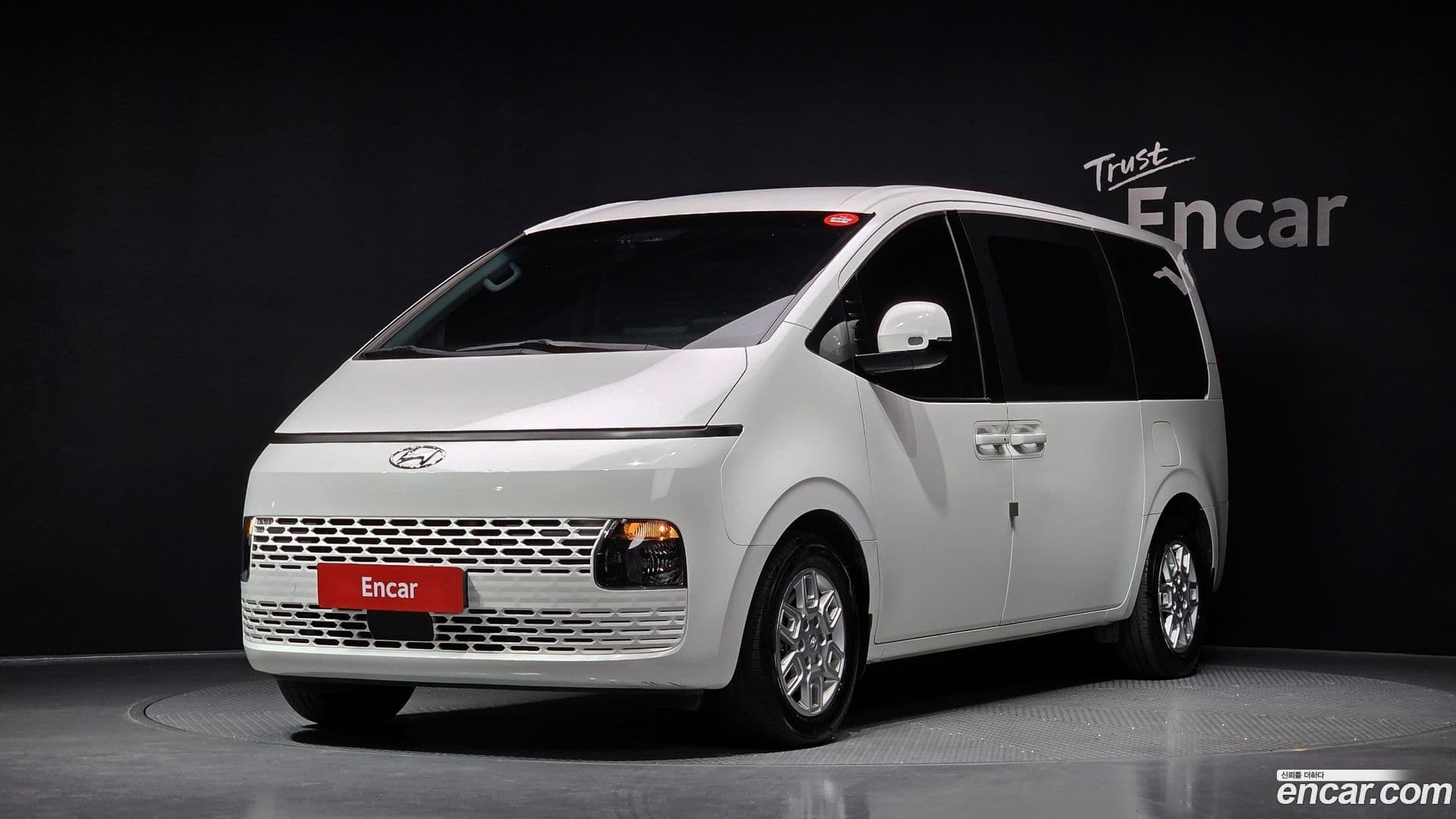 Main__Slider__Photo:Staria Hyundai 2022.11-0