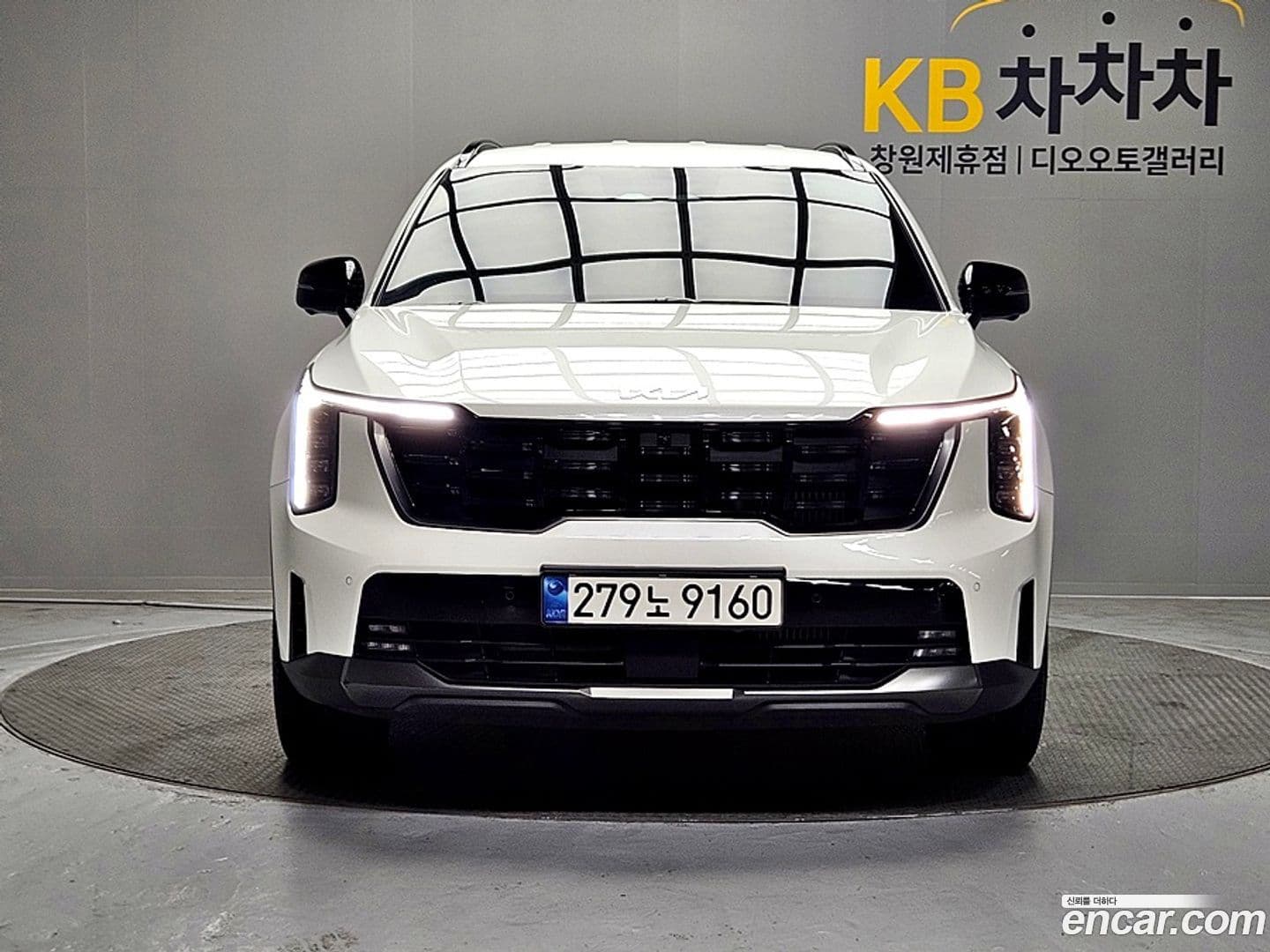 Main__Slider__Photo:Sorento Kia 2023.9-0