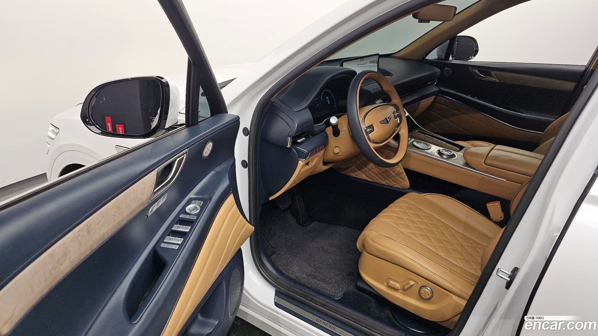 Main__Slider__Photo:GV80 Genesis 2021.5-9