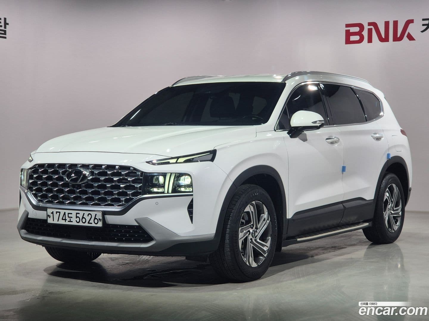 Main__Slider__Photo:Santafe Hyundai 2020.6-0
