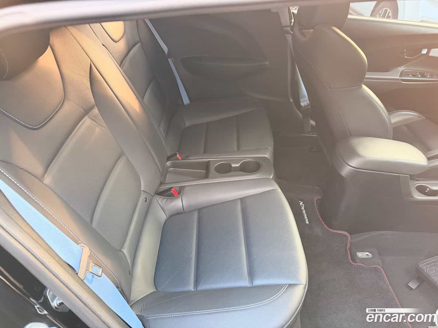 Veloster Hyundai 2019.6-OPTION-020