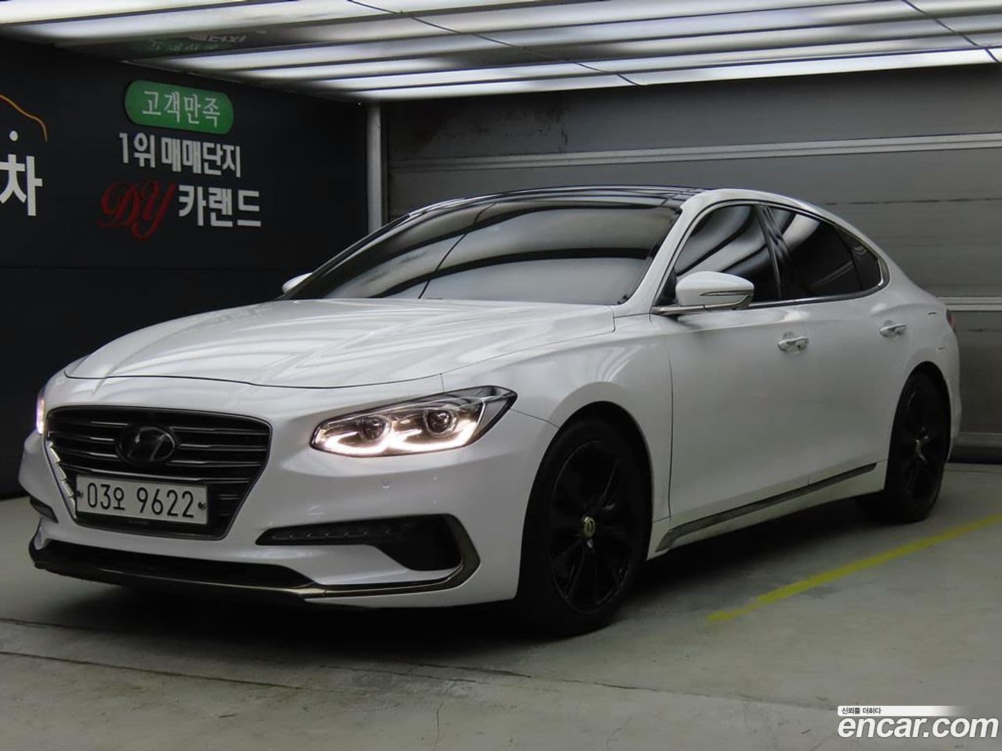 Main__Slider__Photo:Grandeur Hyundai 2017.6-0