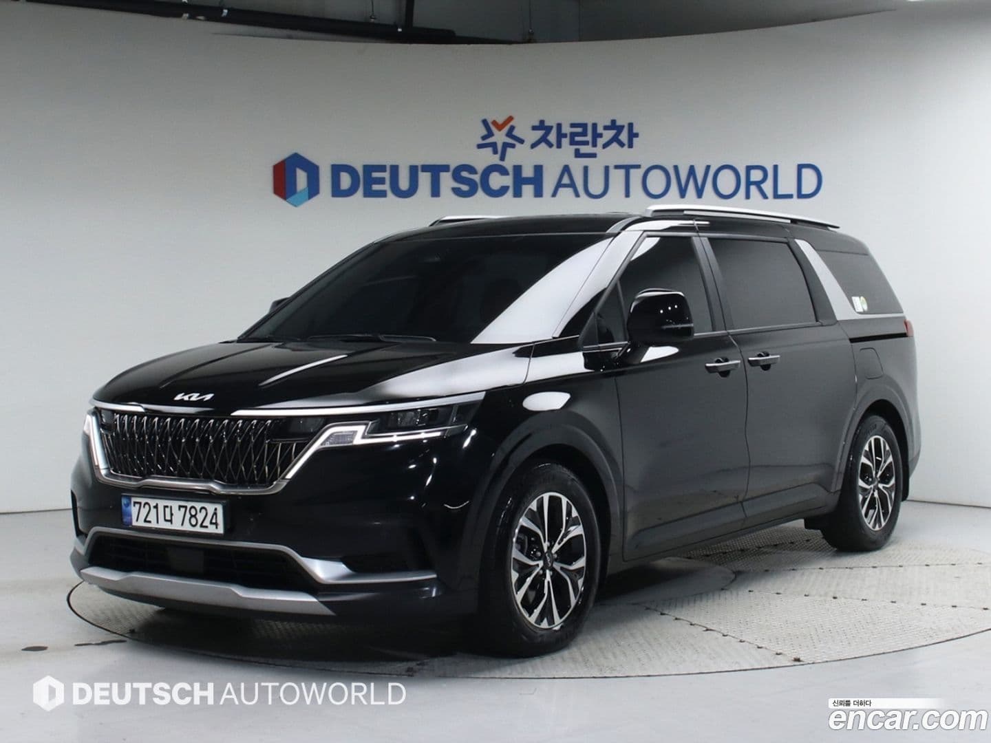 Main__Slider__Photo:Canival Kia 2023.3-0