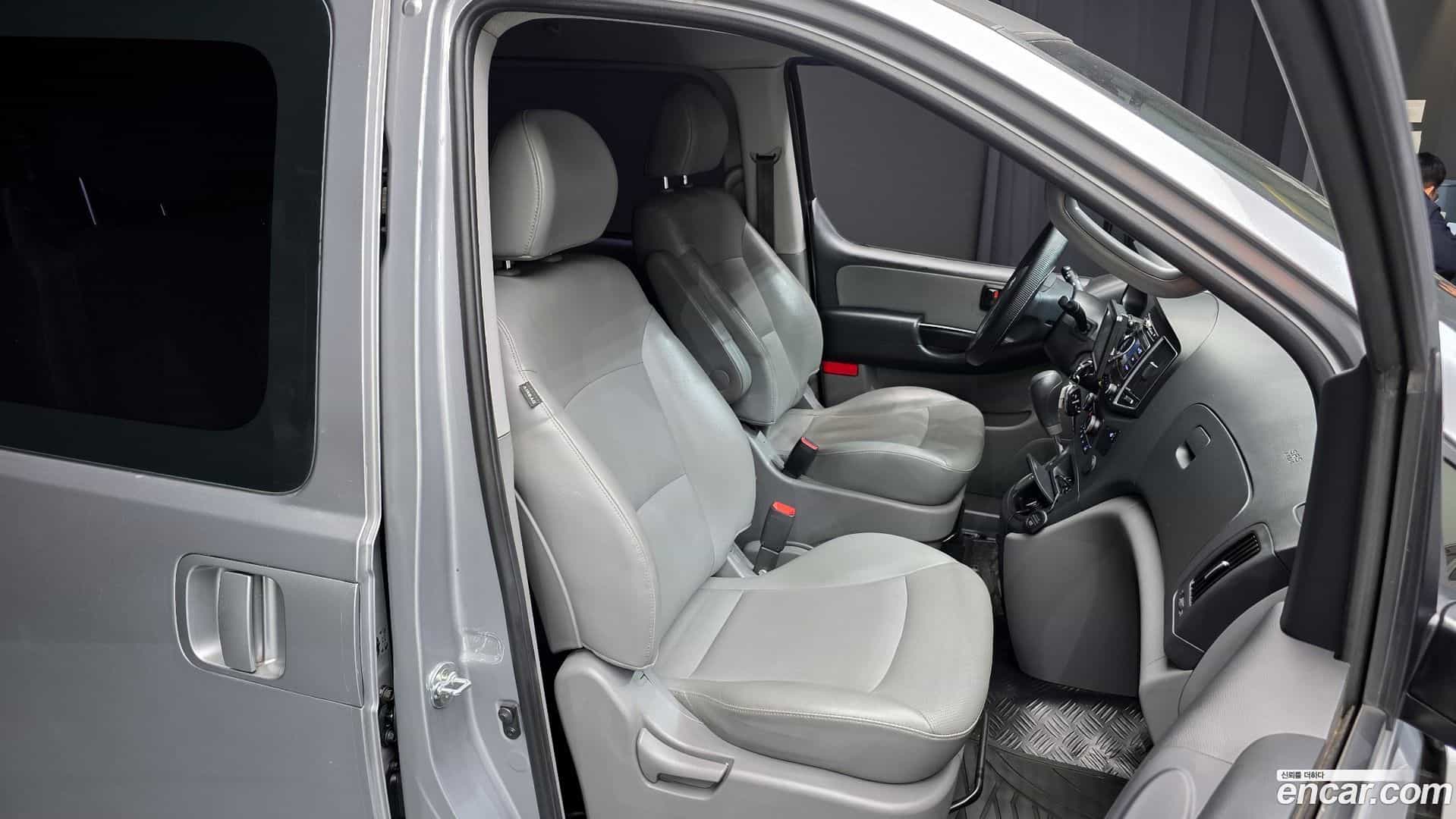 Starex Hyundai 2017.3-OPTION-016