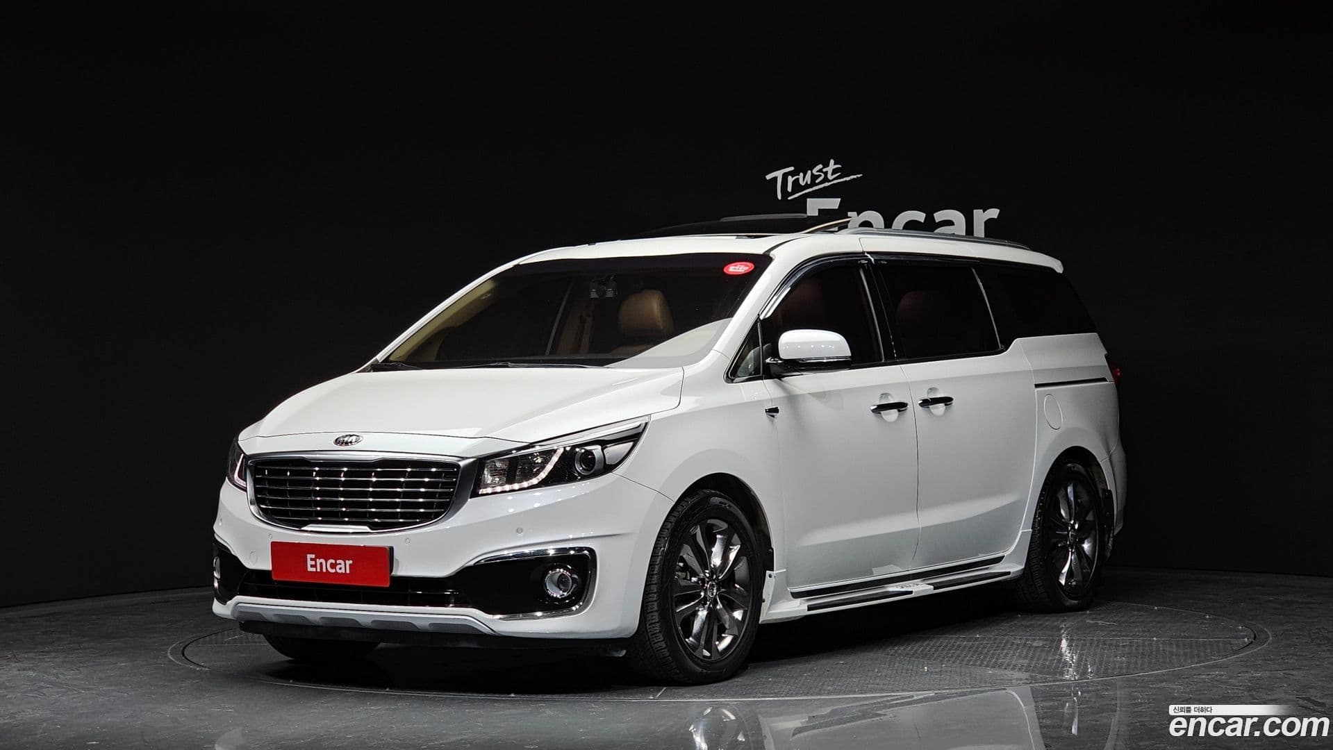 Main__Slider__Photo:Canival Kia 2015.9-0