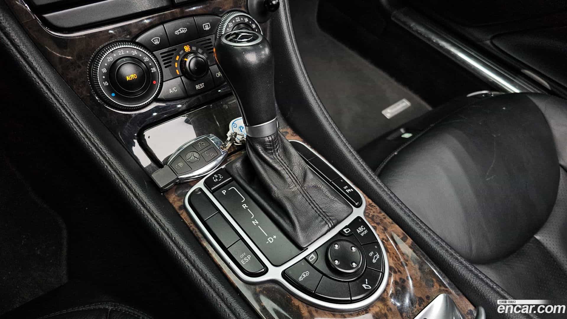SL-Class Mercedes-Benz 2007.11-INNER-009