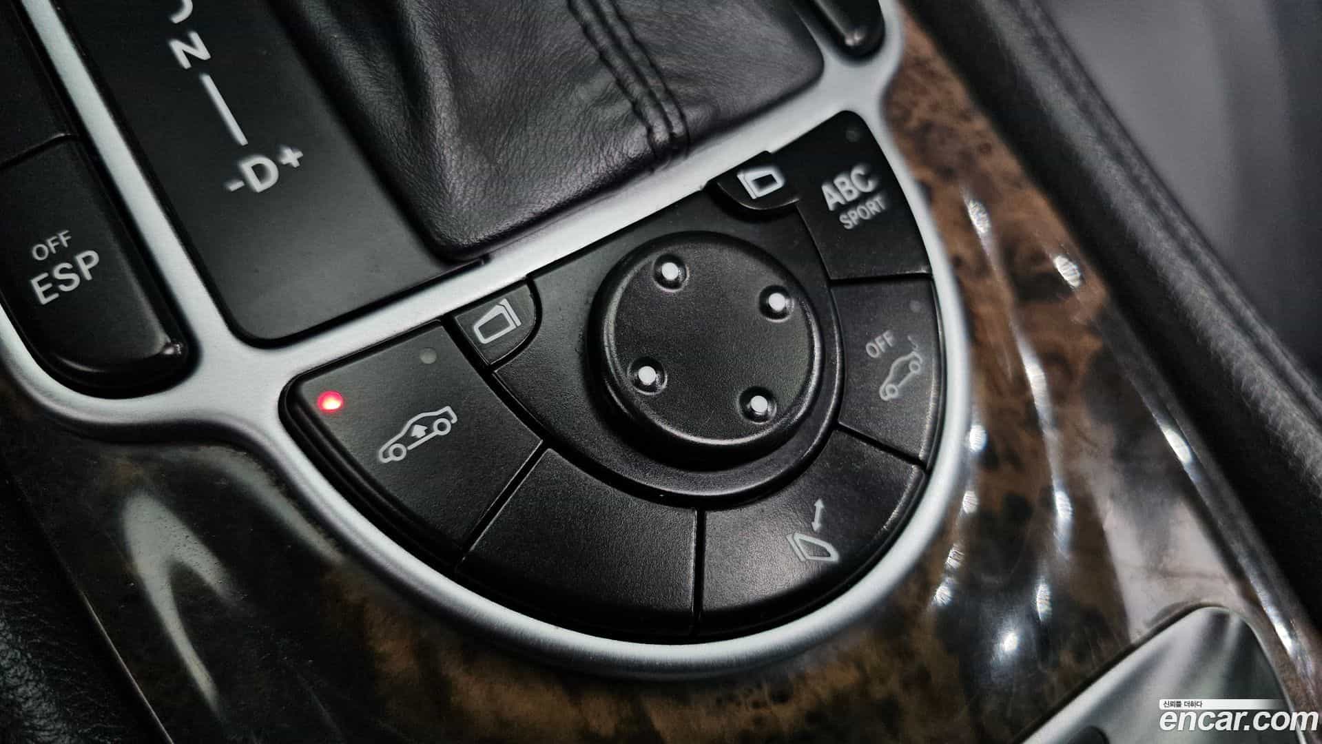 SL-Class Mercedes-Benz 2007.11-OPTION-019
