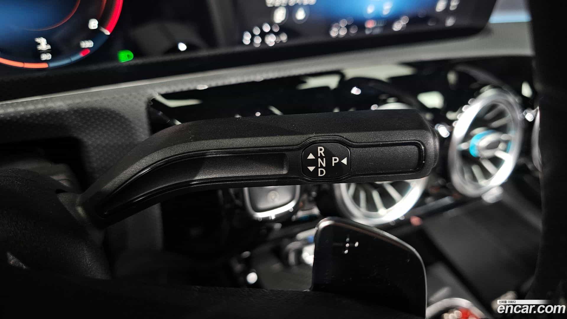 CLA-Class Mercedes-Benz 2020.4-INNER-009