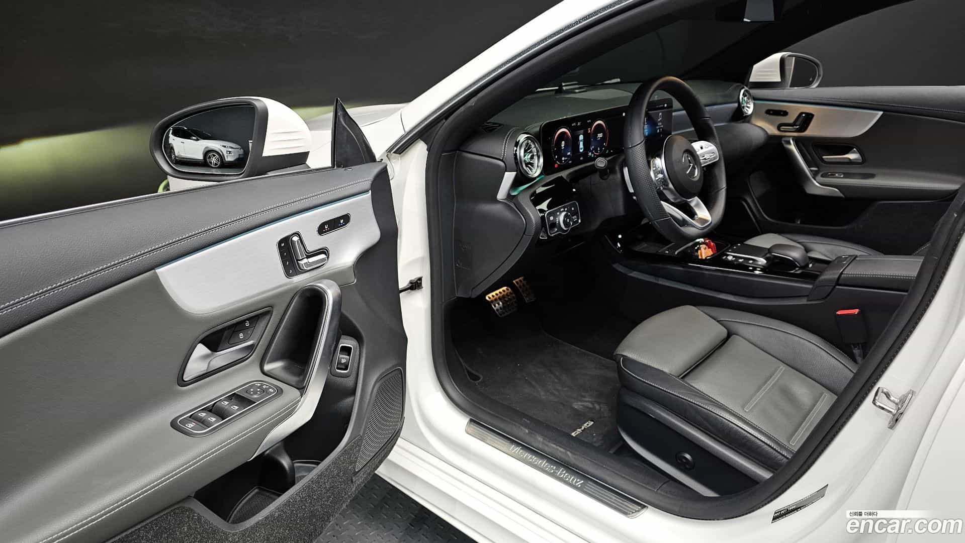 CLA-Class Mercedes-Benz 2020.4-OPTION-015