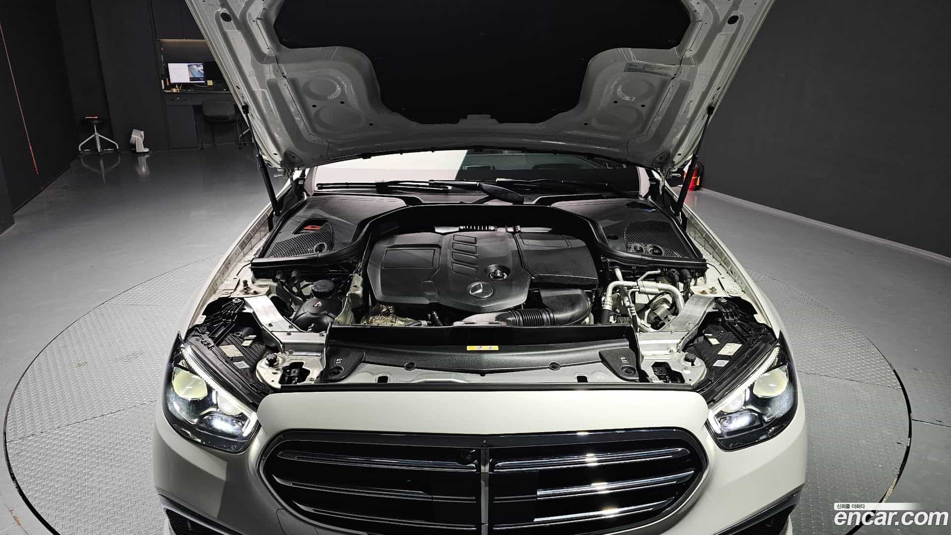E-Class Mercedes-Benz 2022.2-INNER-006