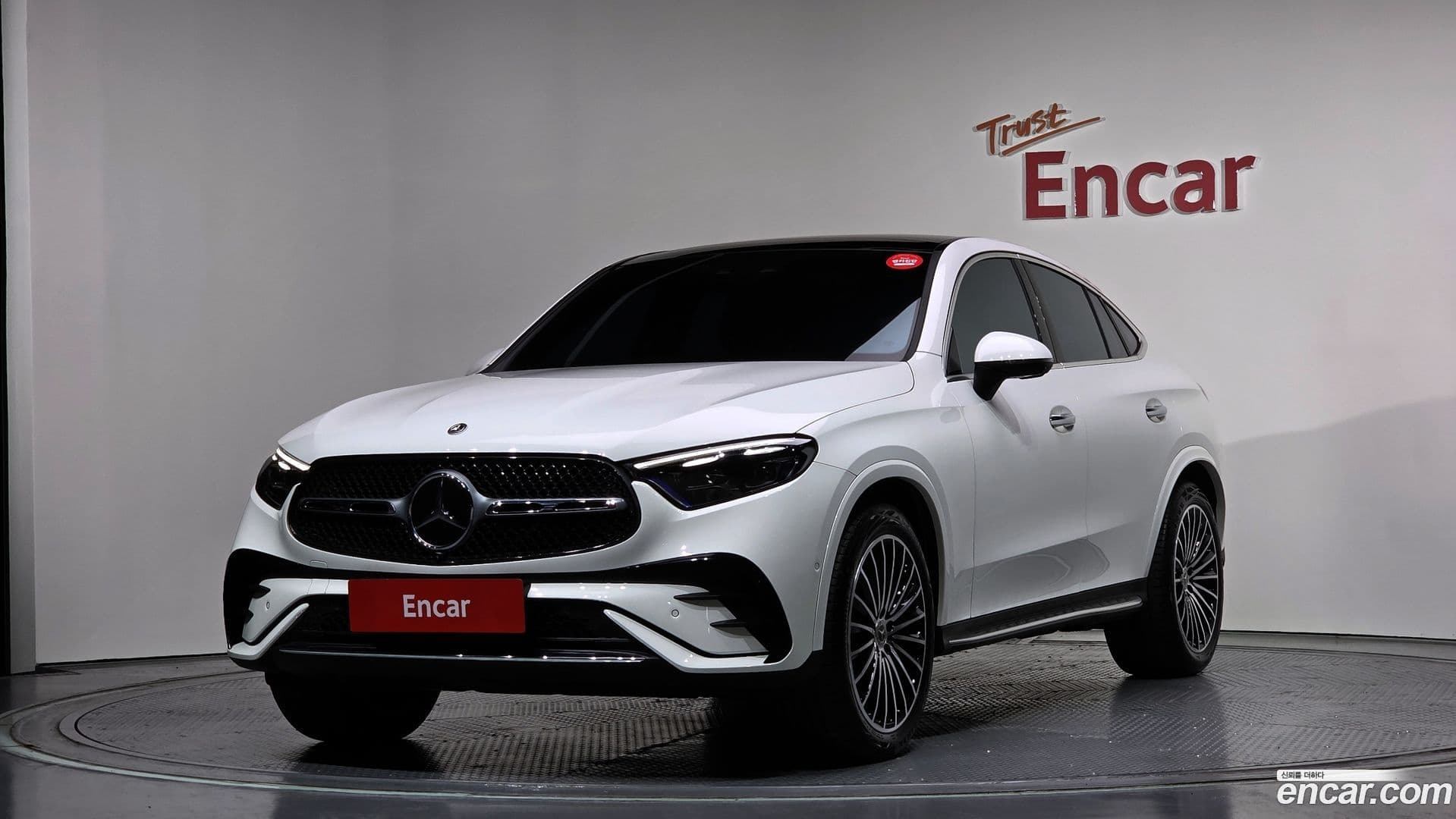 Main__Slider__Photo:GLC-Class Mercedes-Benz 2023.11-0