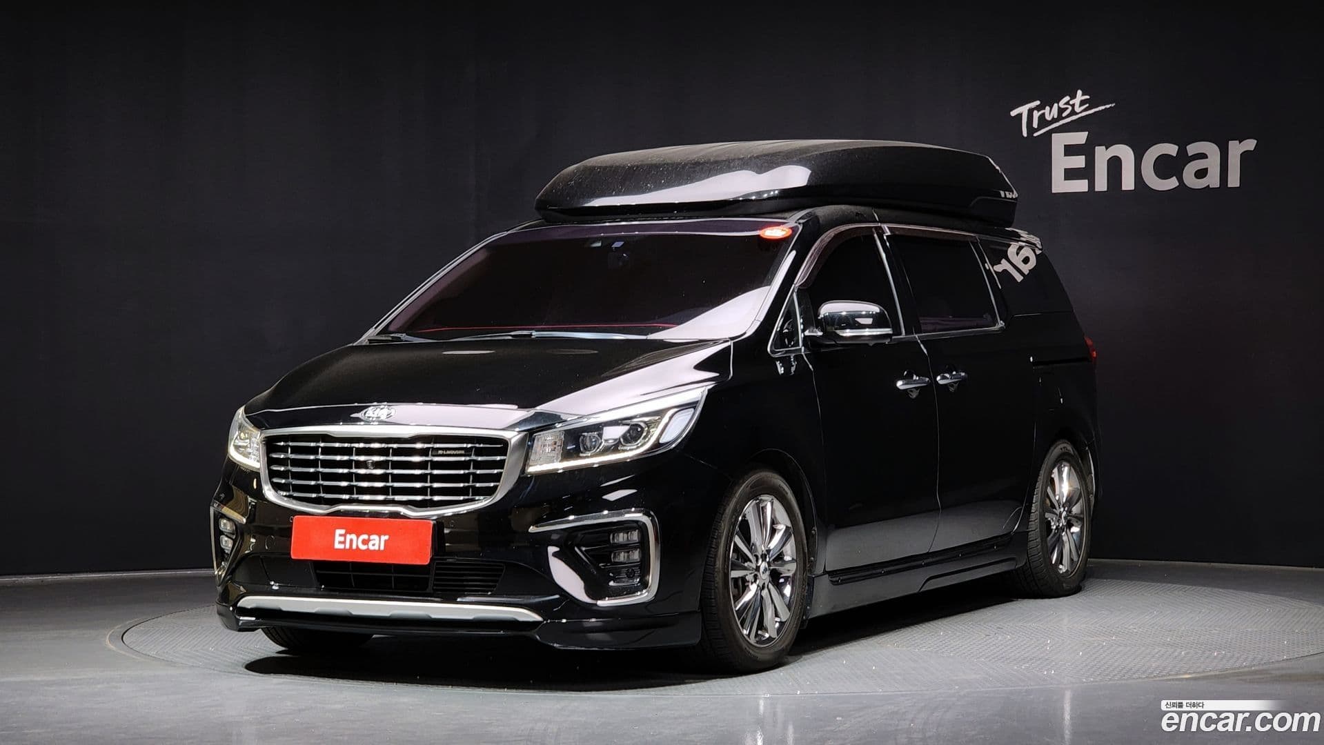 Main__Slider__Photo:Canival Kia 2019.4-0
